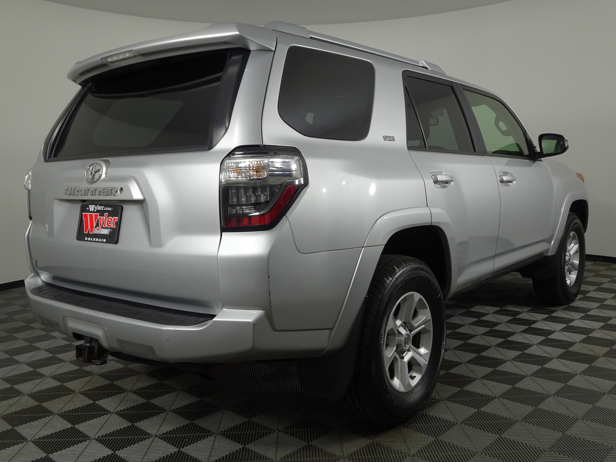 2016 Toyota 4Runner 4WD V6 SR5 Premium photo 2