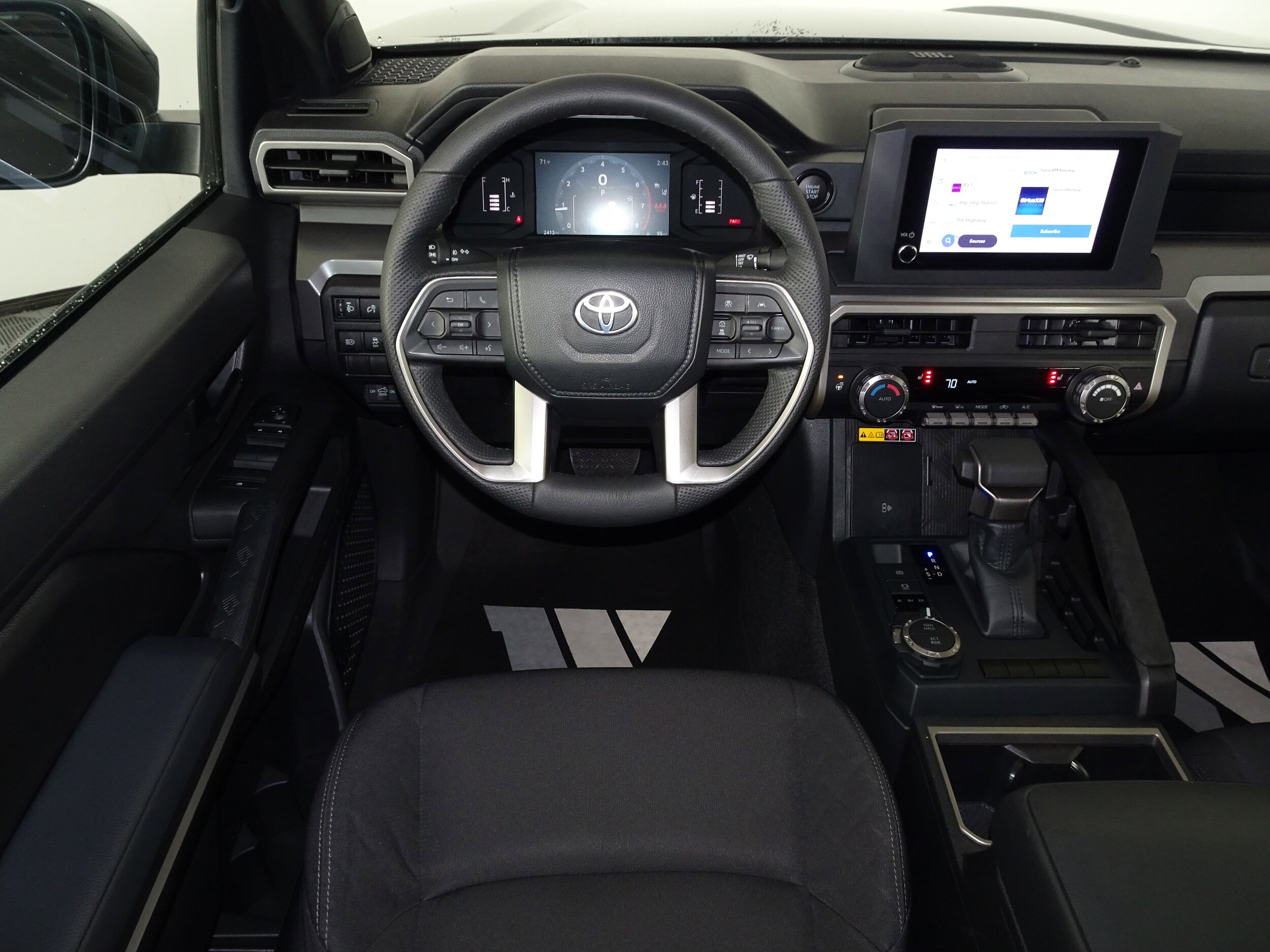 2024 Toyota Tacoma SR5 Double Cab photo 4