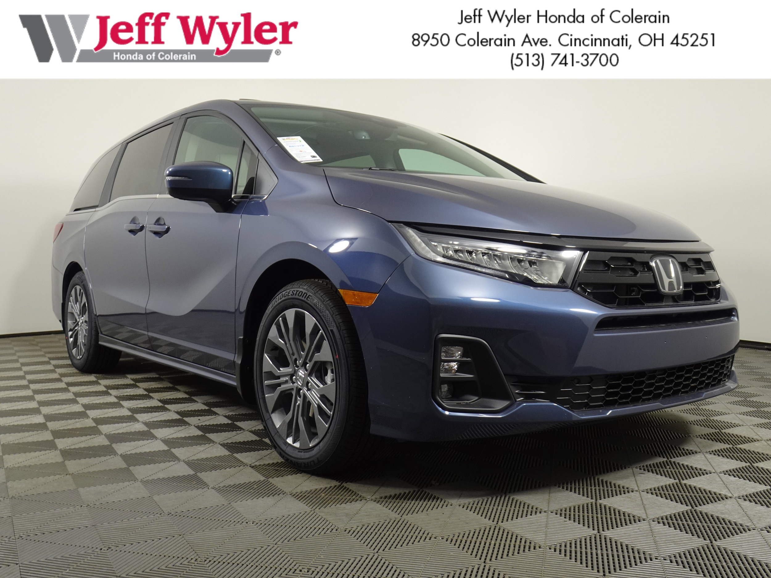 2026 Honda Odyssey Touring's photo