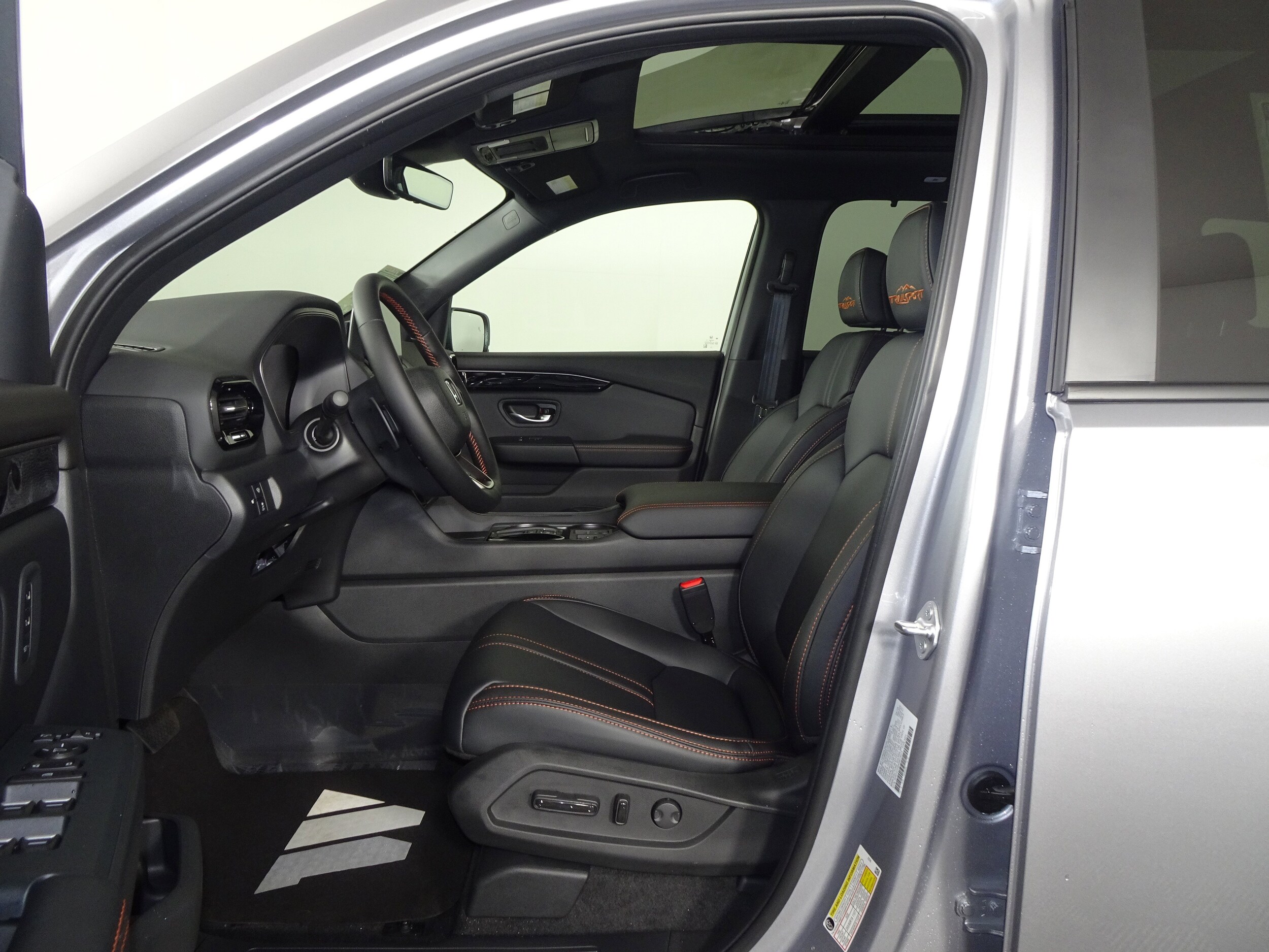 2025 Honda Pilot TrailSport photo 4