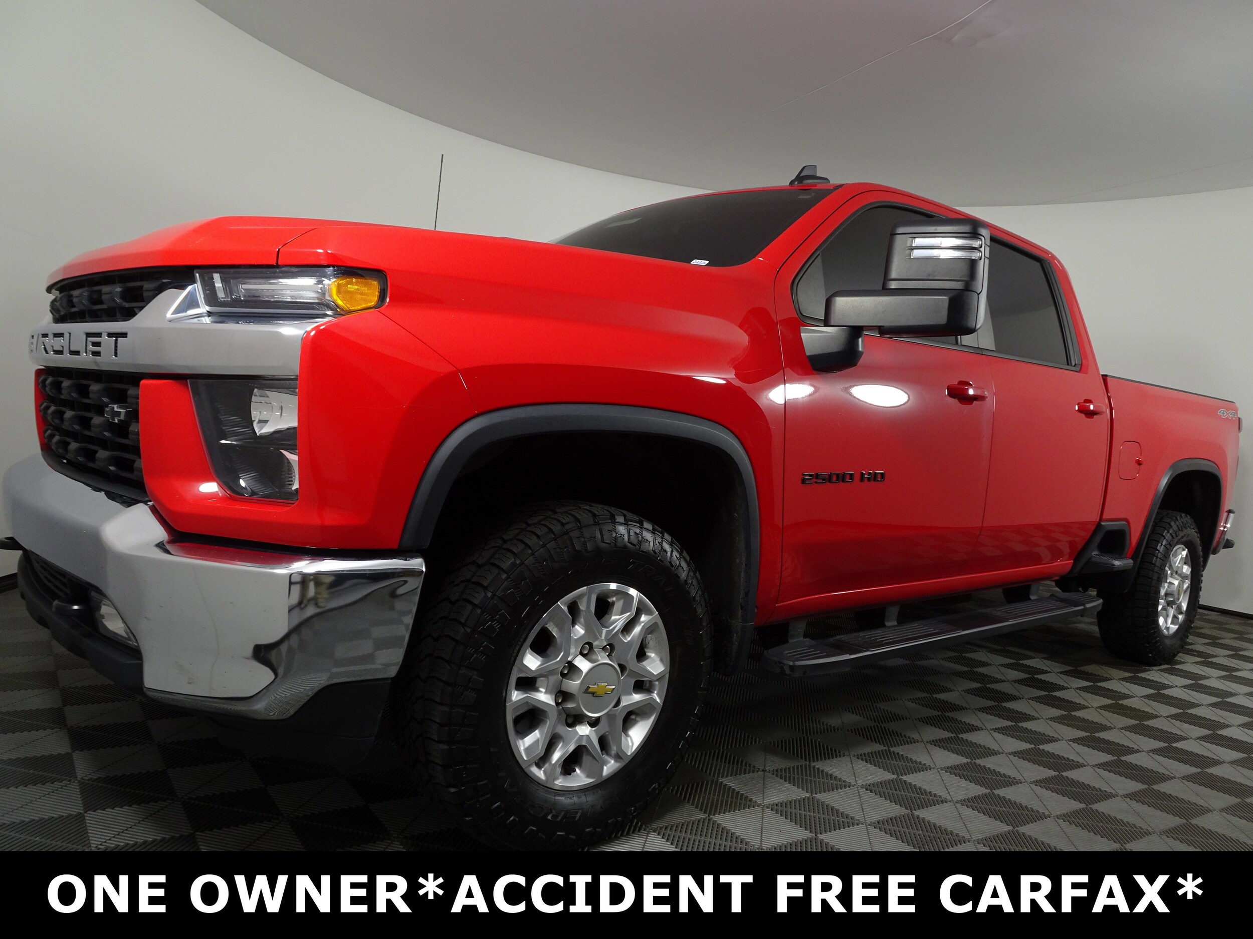 2022 Chevrolet Silverado 2500HD LT photo 2