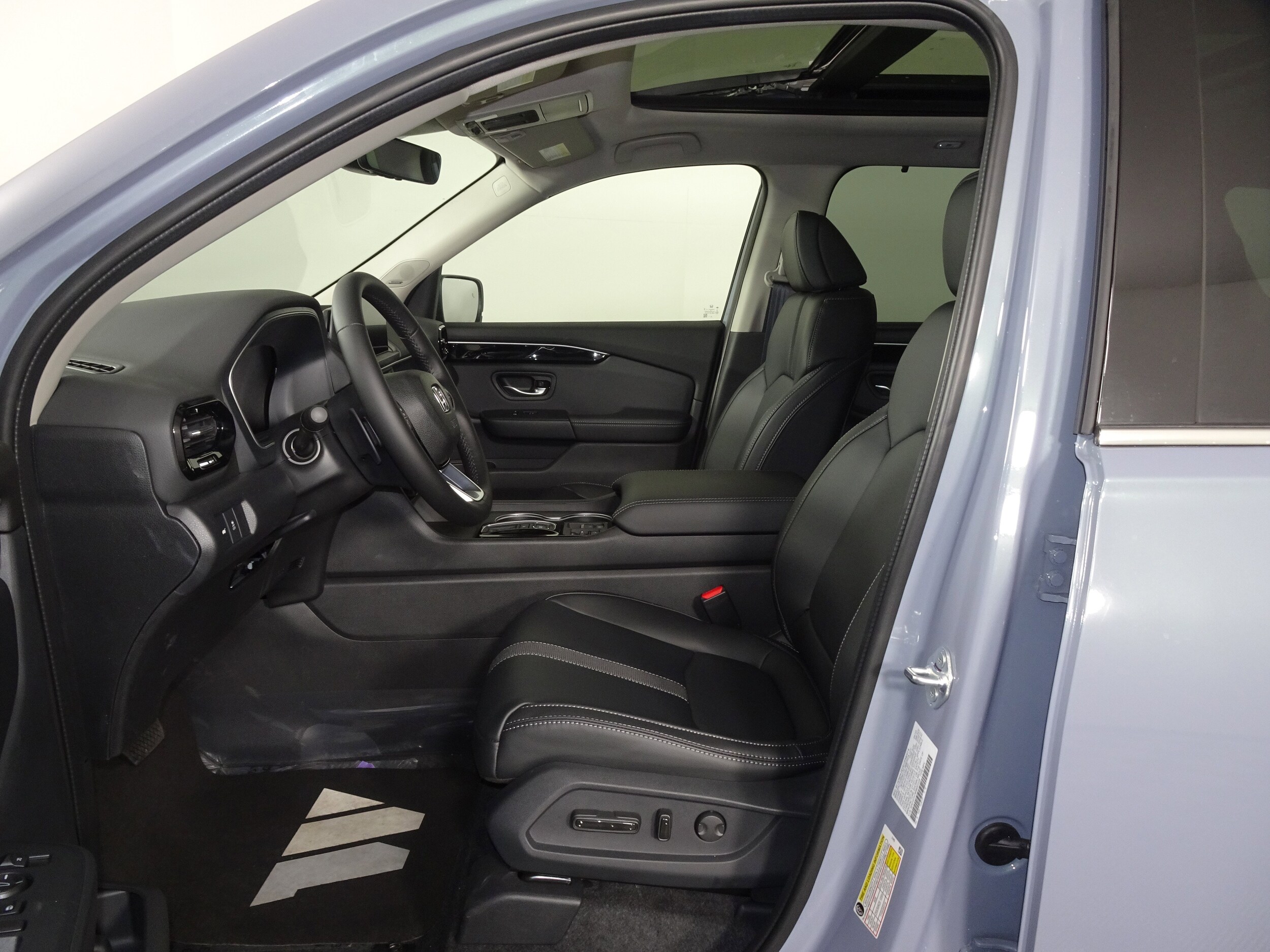 2025 Honda Pilot Touring photo 3