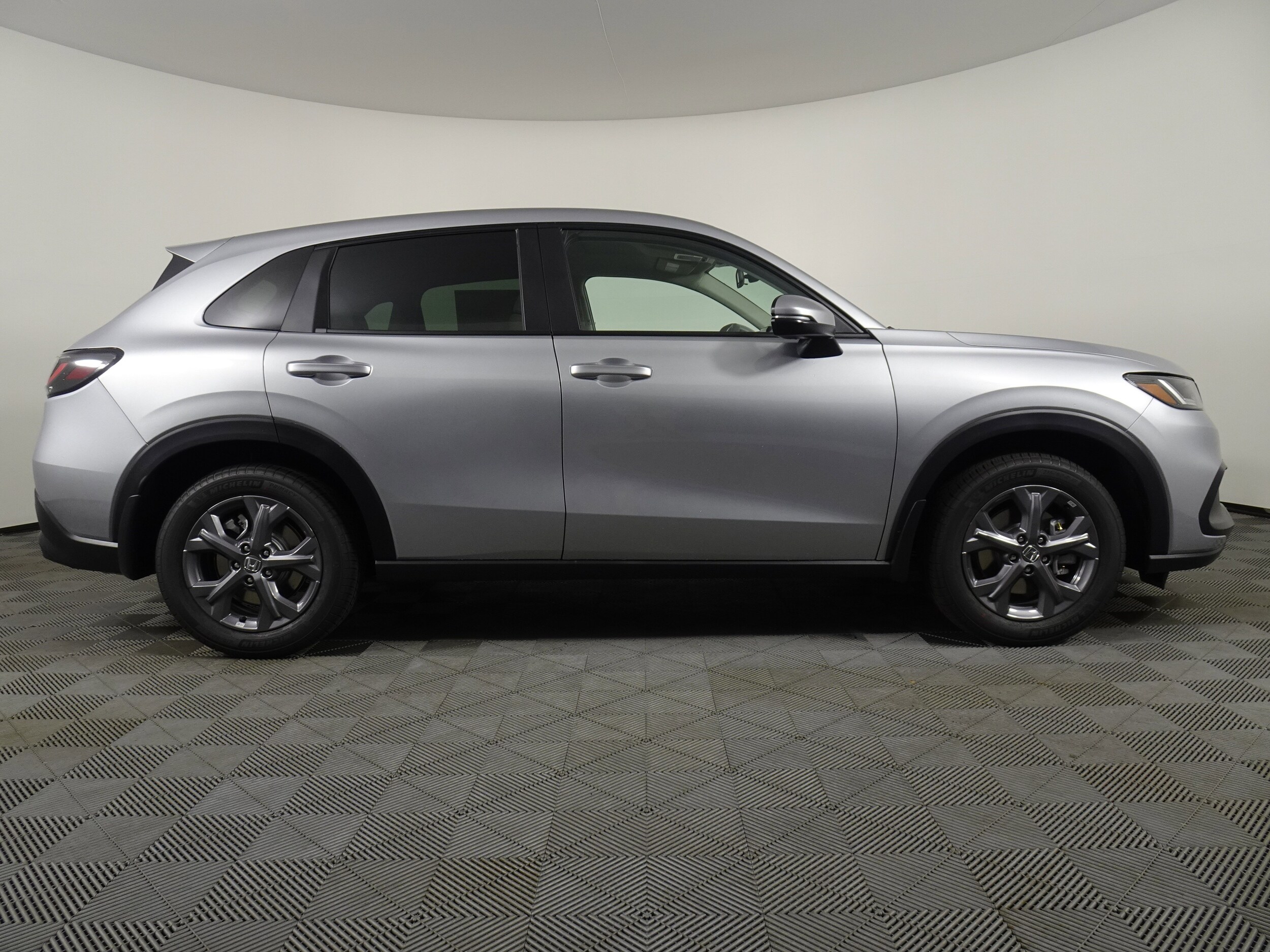 2026 Honda HR-V LX photo 2