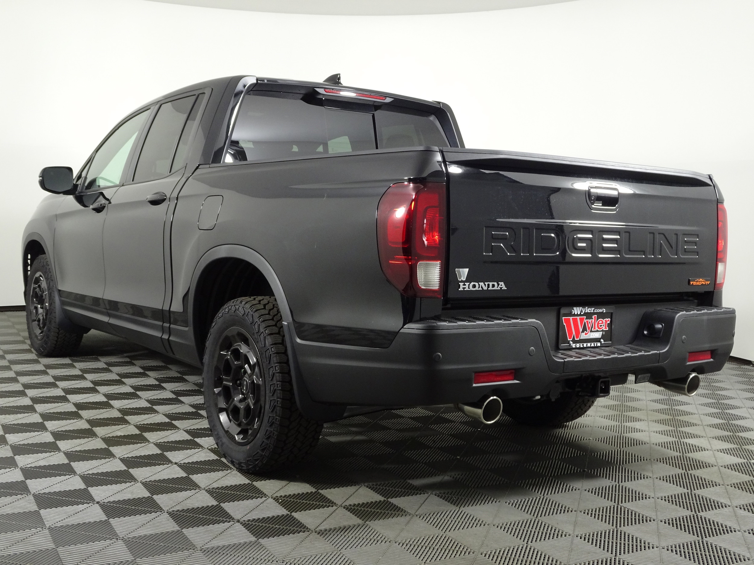 2025 Honda Ridgeline TrailSport - Photo 16