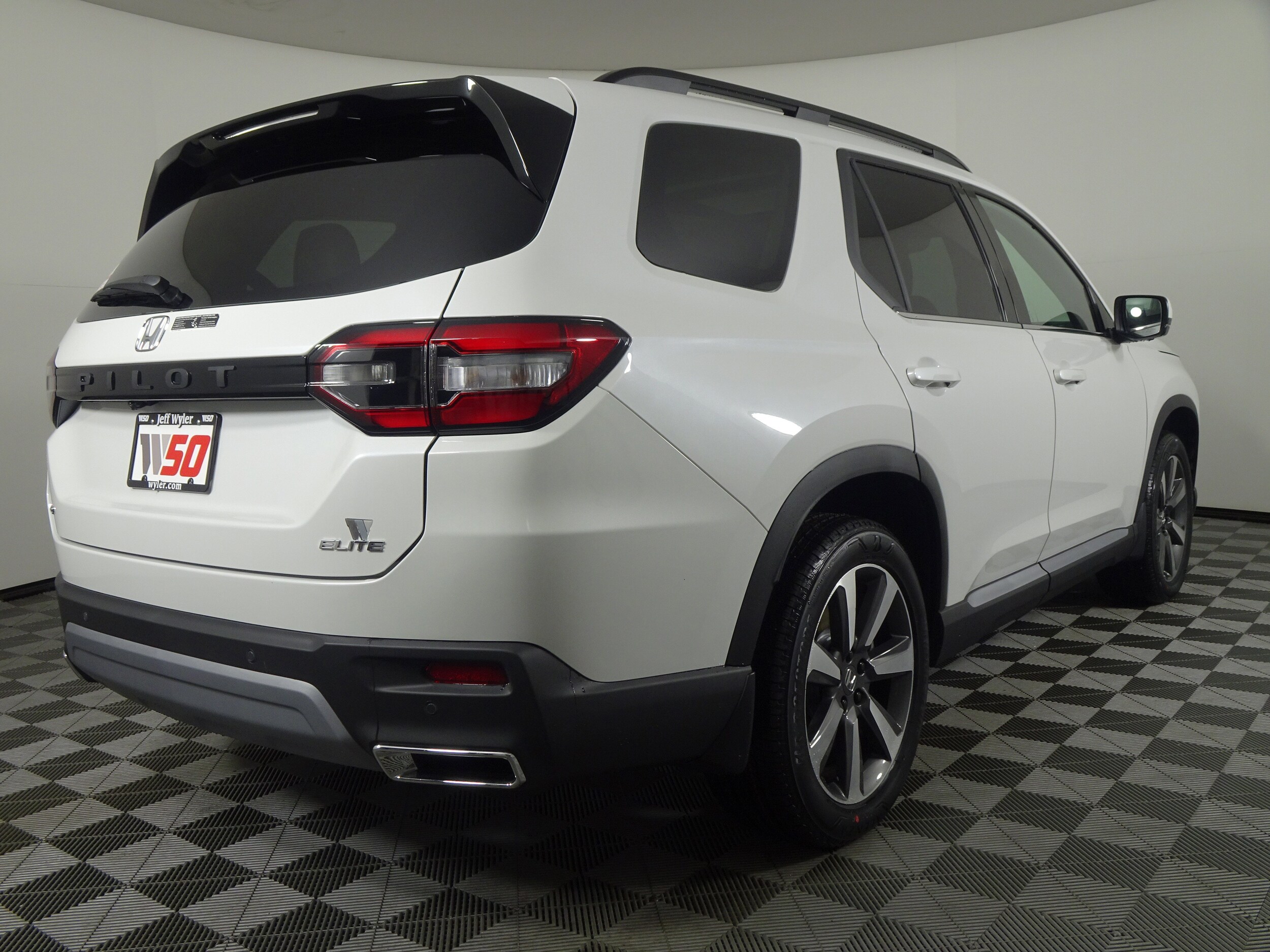 2025 Honda Pilot Elite photo 3