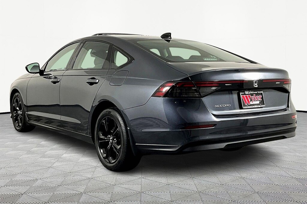 Used 2025 Honda Accord Sedan SE CVT Sedan