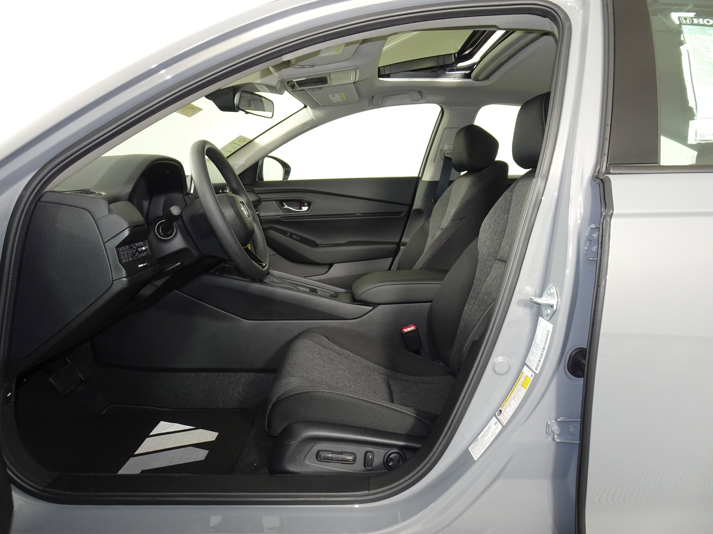 2025 Honda Accord SE photo 4