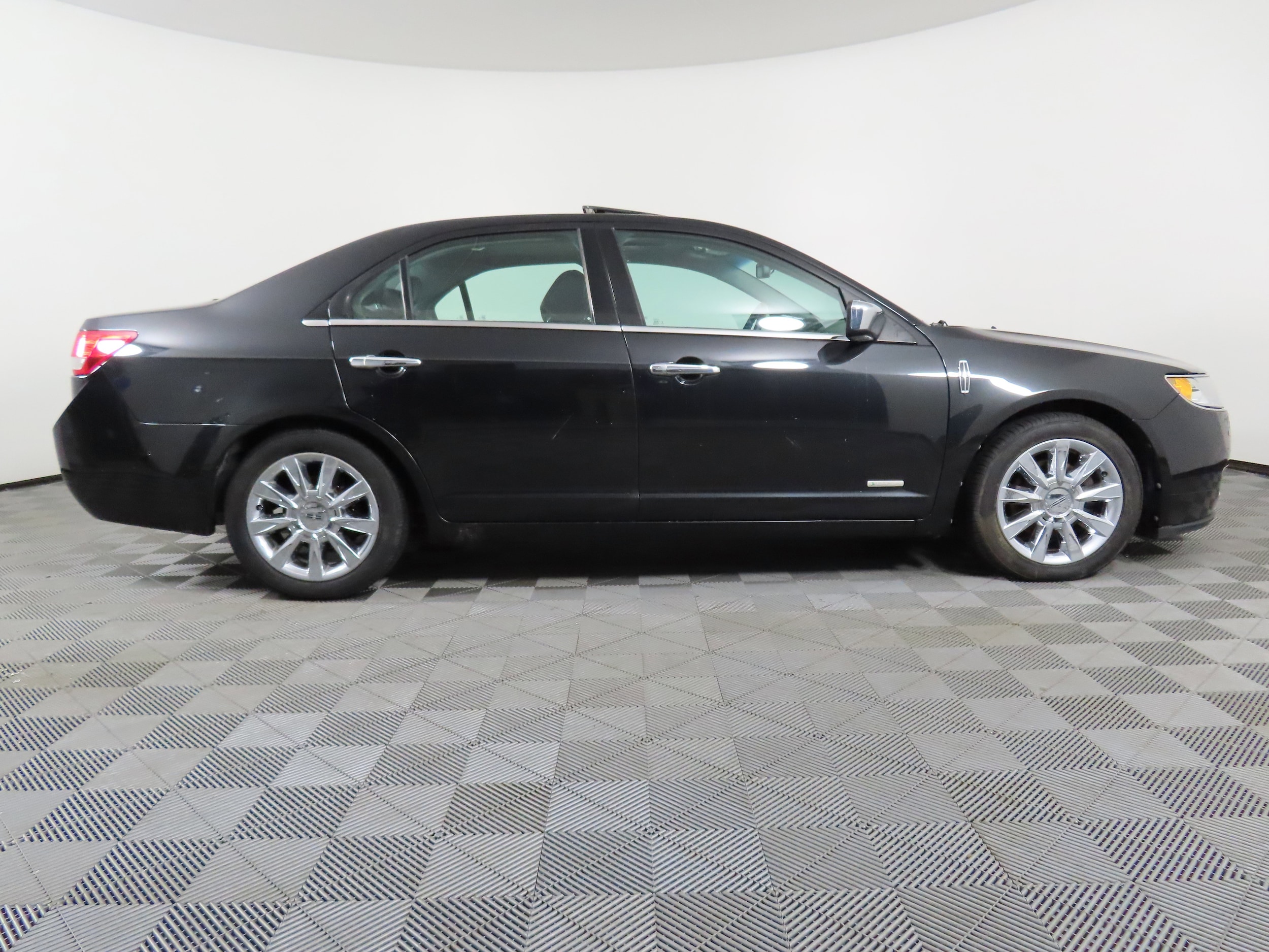 Used 2012 Lincoln MKZ Hybrid with VIN 3LNDL2L35CR820410 for sale in Cincinnati, OH