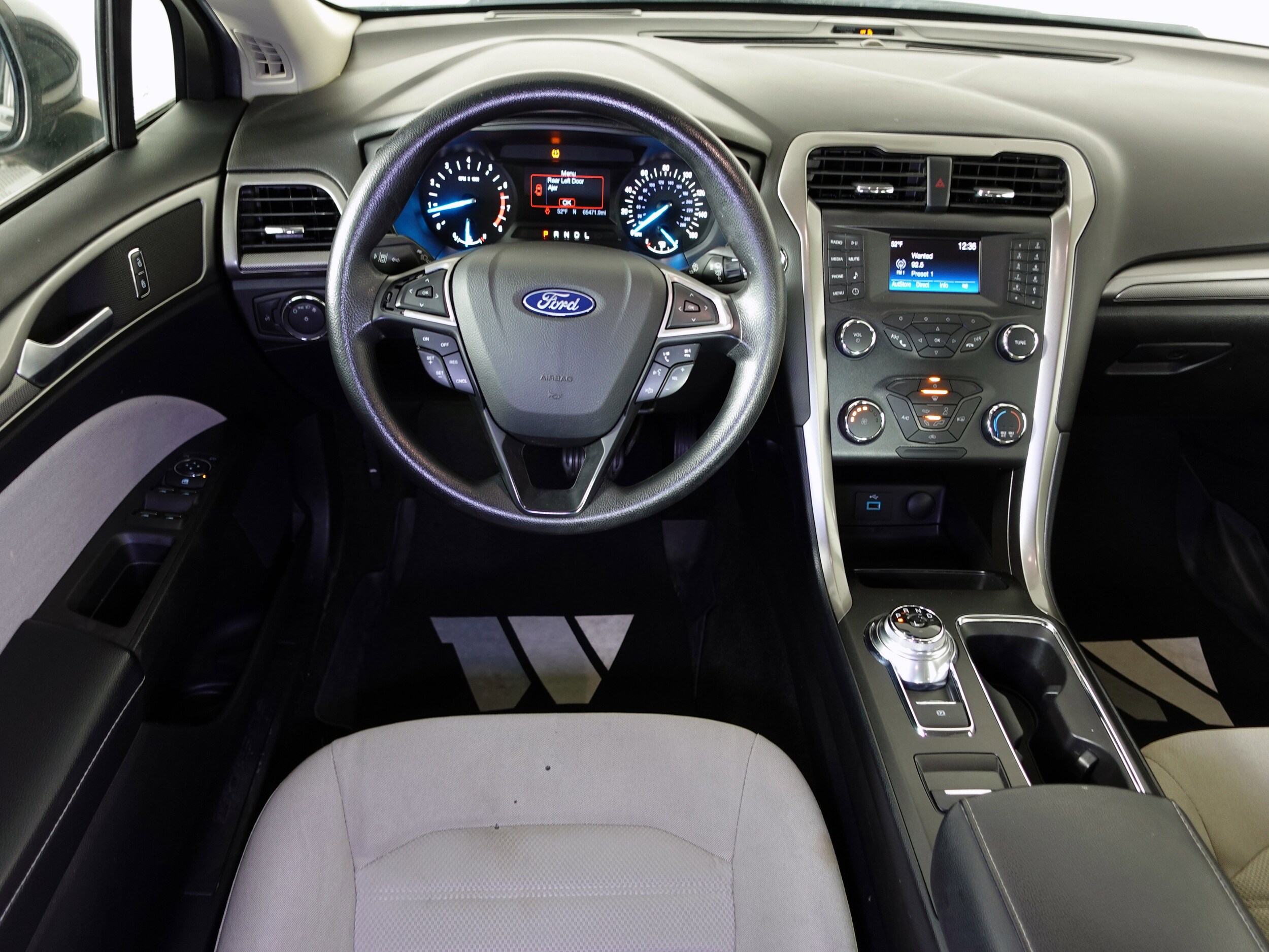 2019 Ford Fusion S photo 3