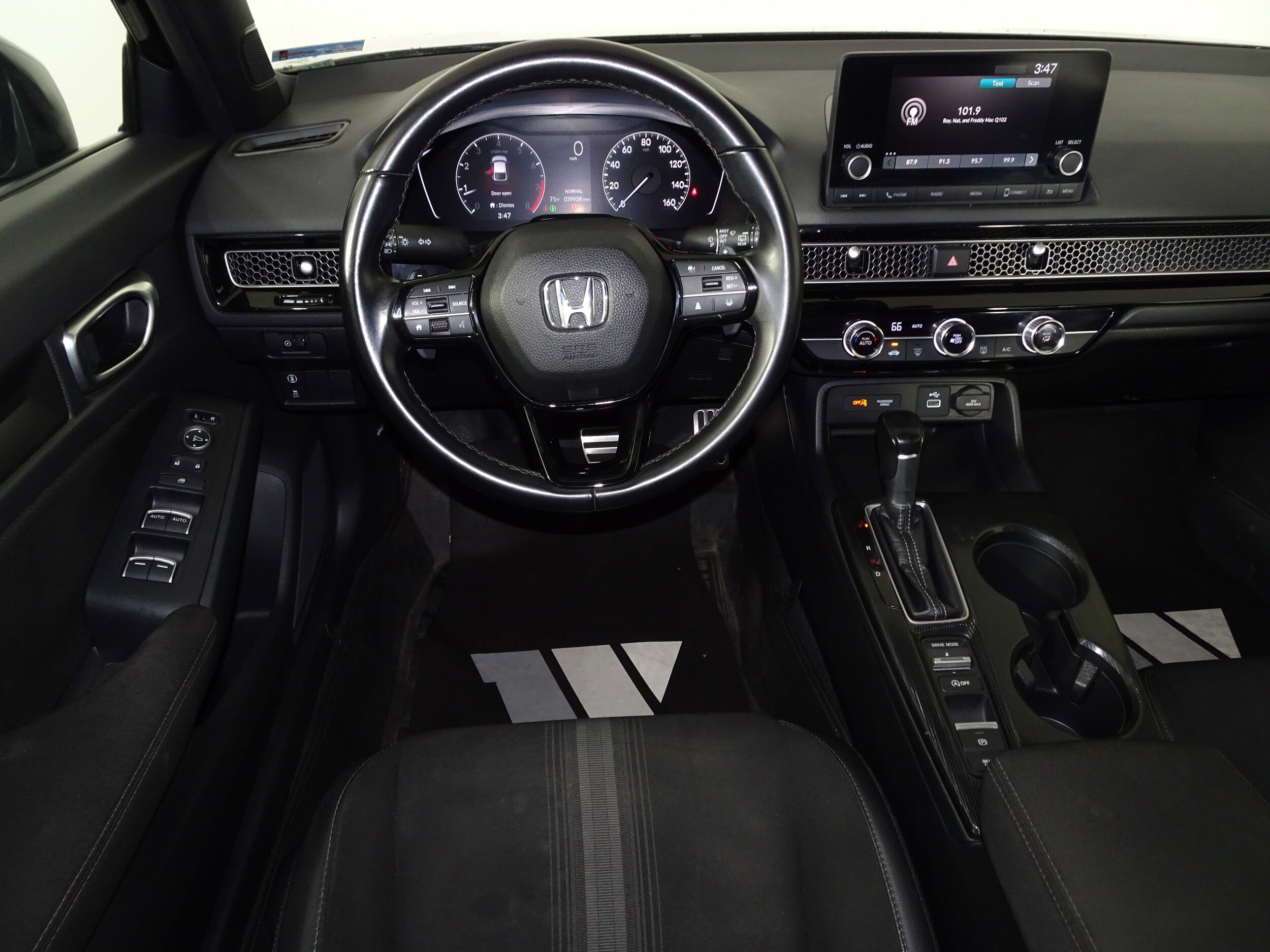 2023 Honda Civic Hatchback Sport photo 4