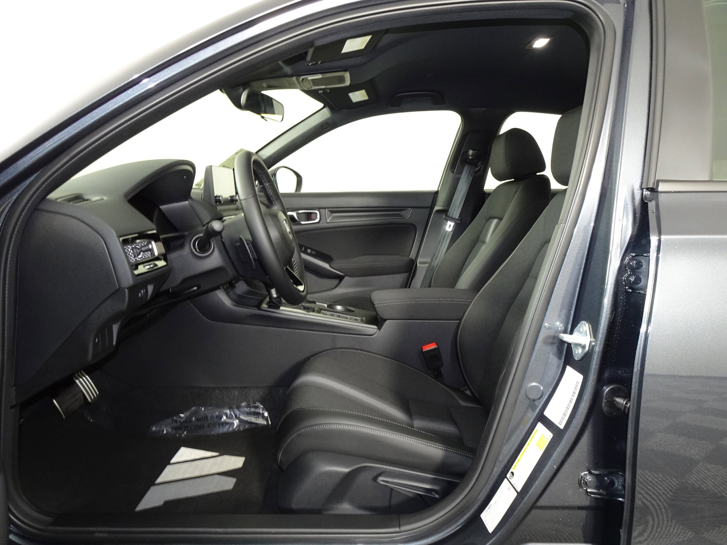 2025 Honda Civic Sport Hatchback photo 4