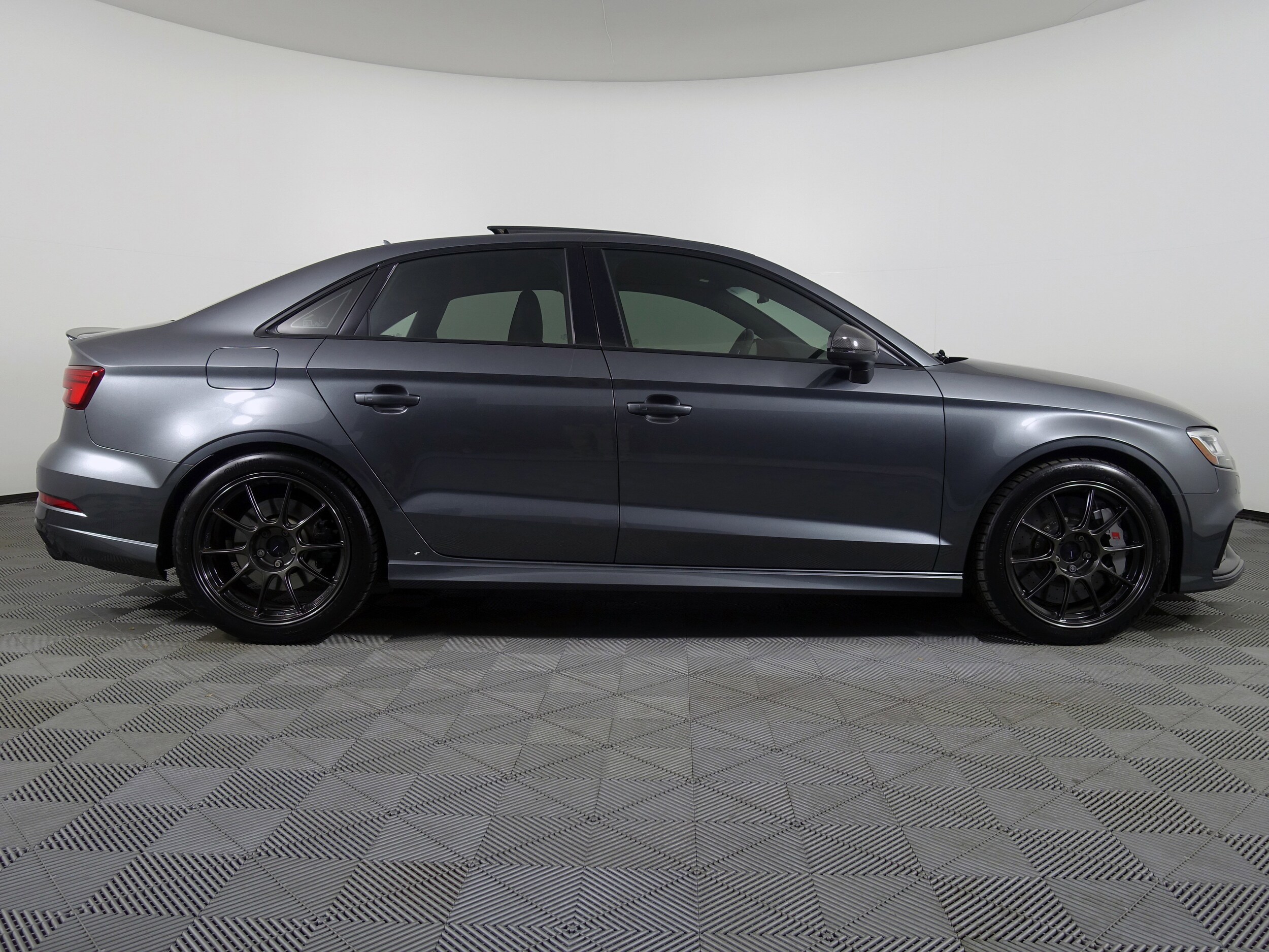 2018 Audi RS 3 Base photo 2