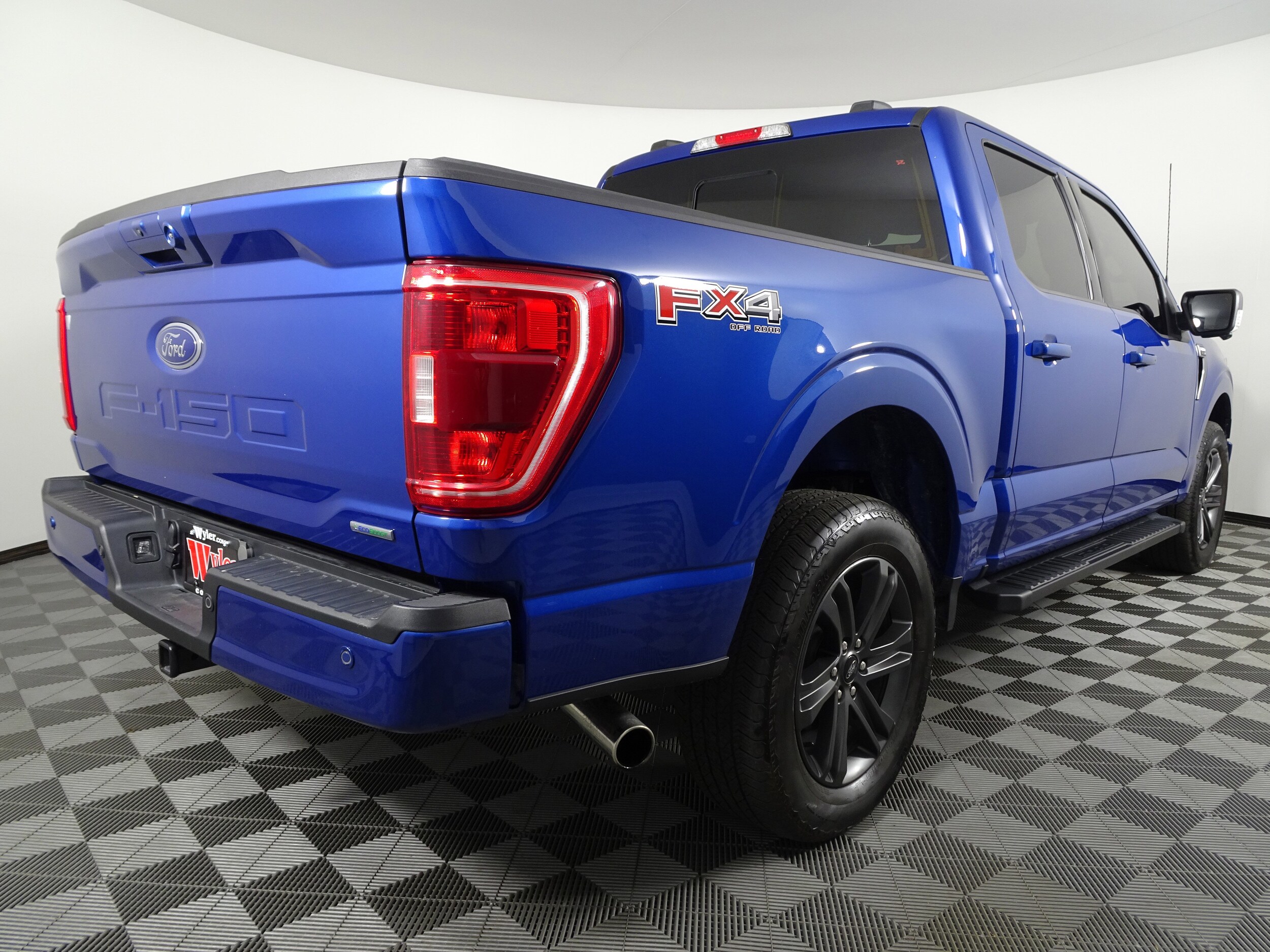 2023 Ford F-150 XLT photo 2