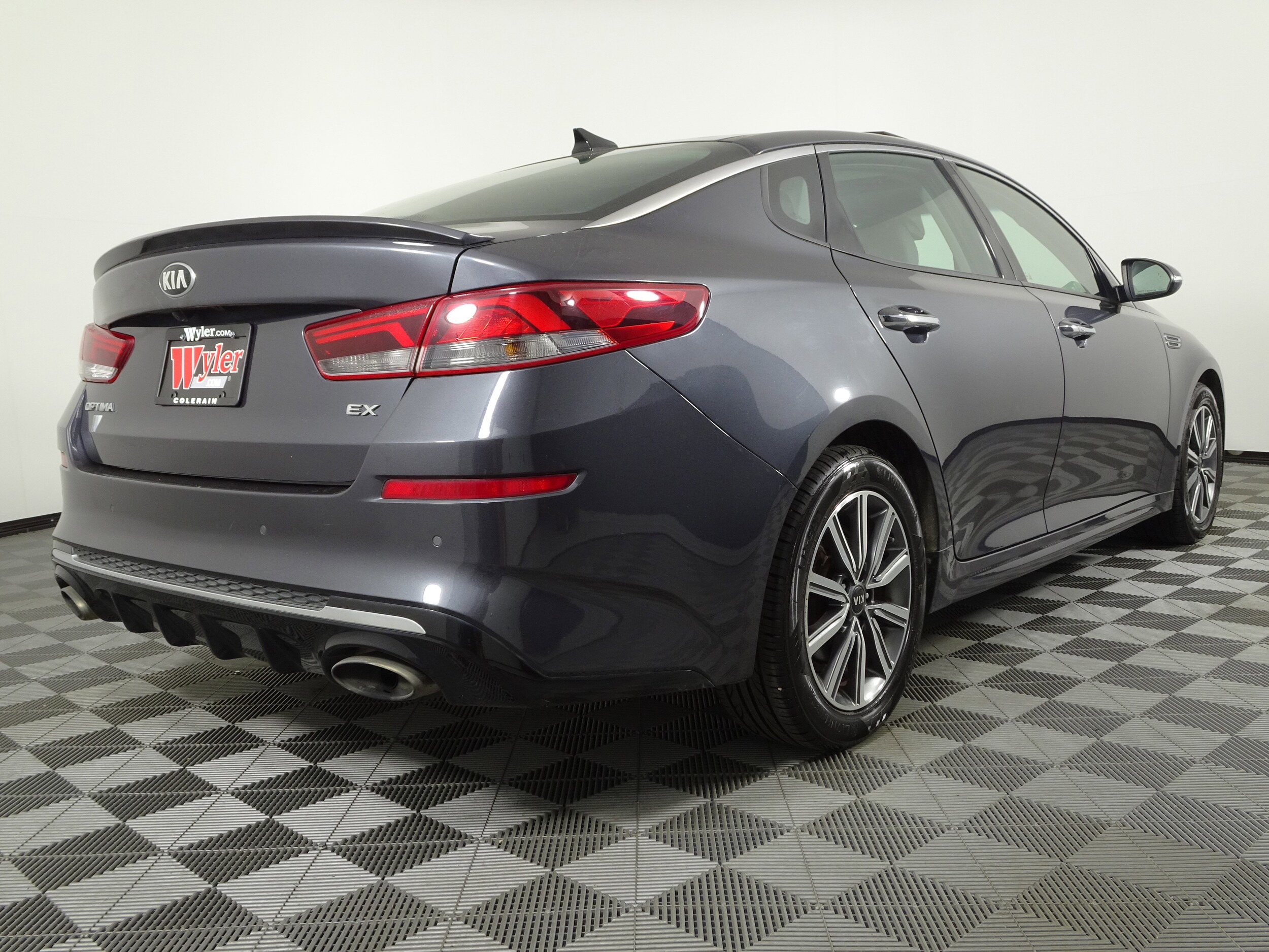 2019 Kia Optima EX photo 3