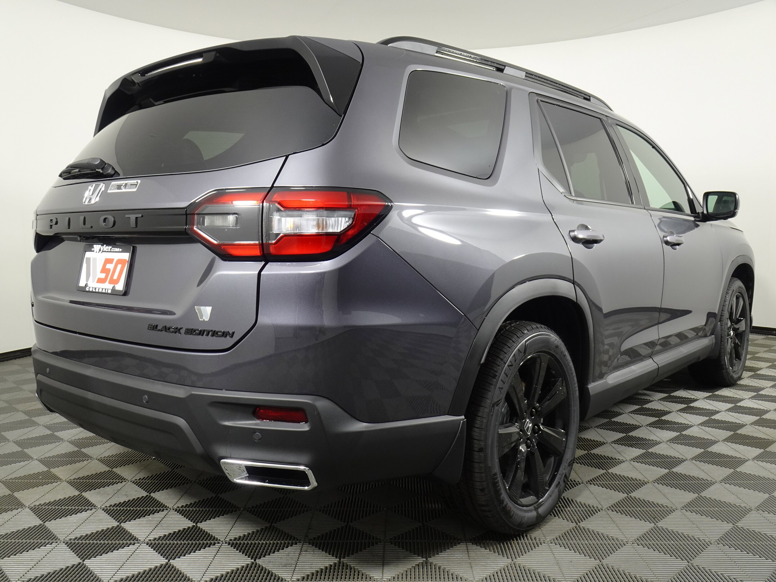 2025 Honda Pilot Black Edition photo 2