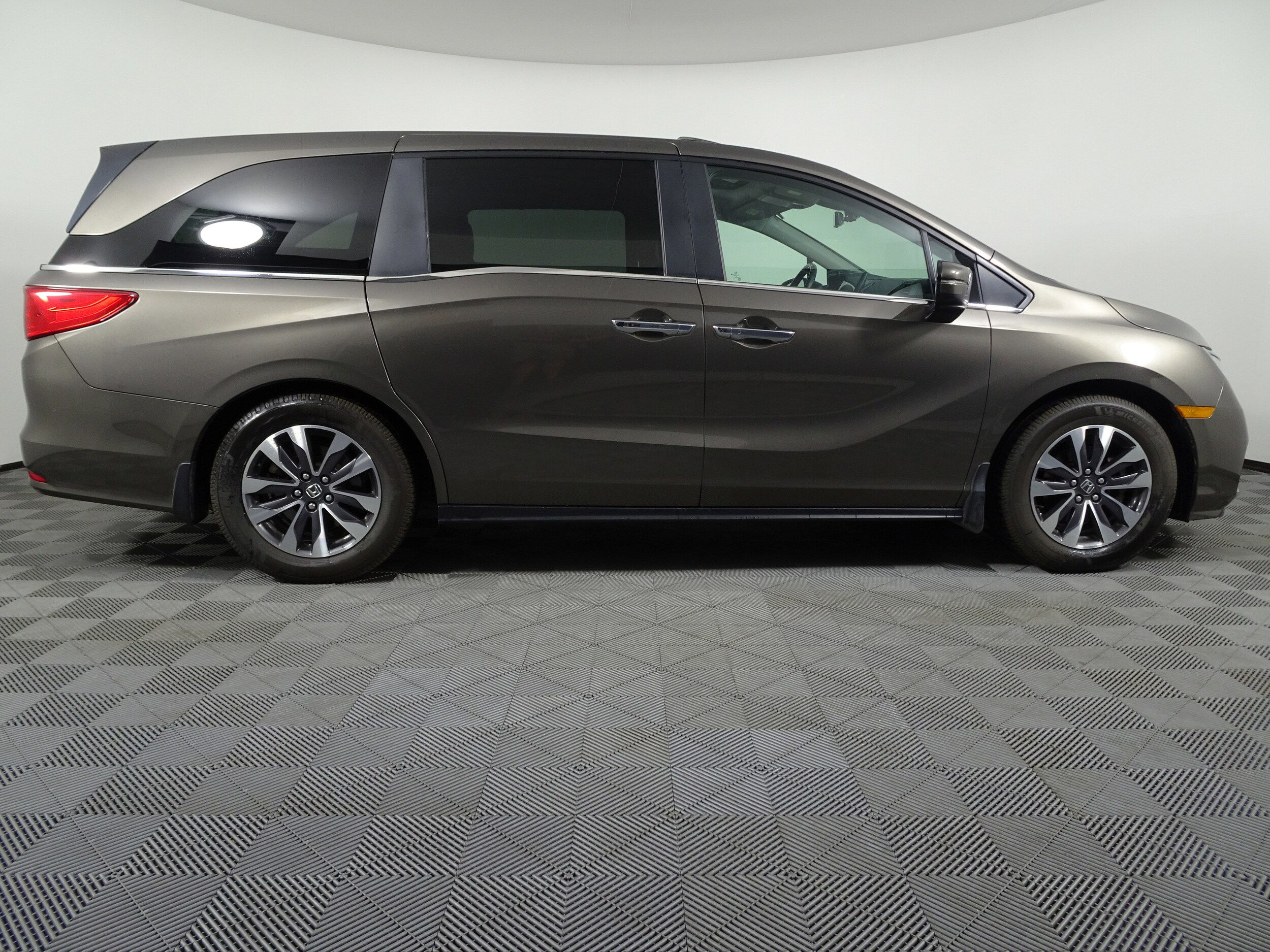 2022 Honda Odyssey EX-L photo 2