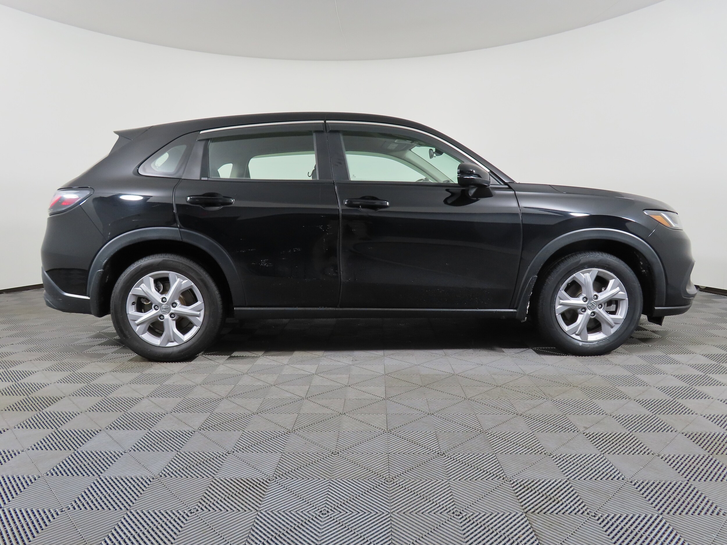 2023 Honda HR-V LX photo 2