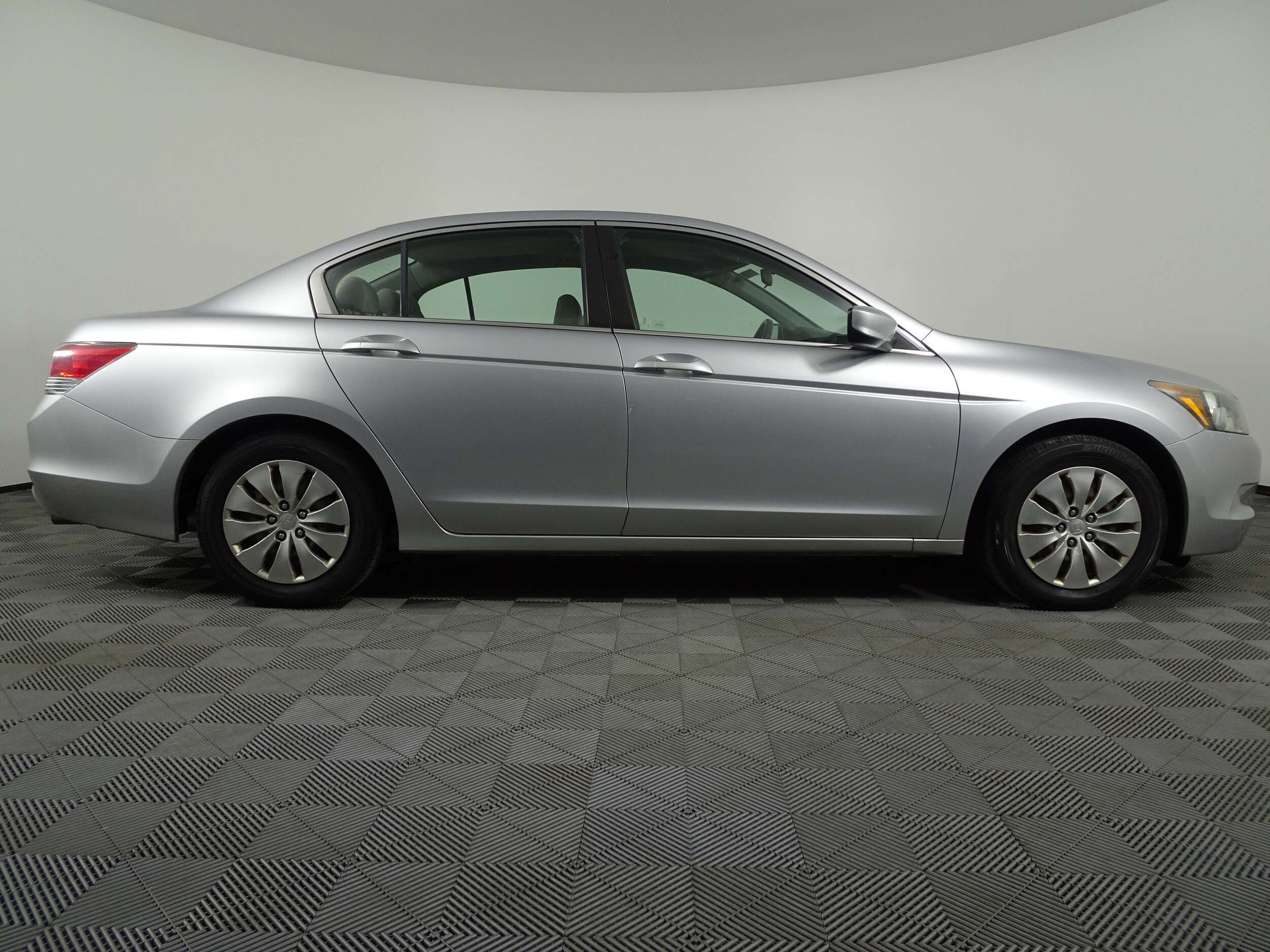 2009 Honda Accord LX photo 2