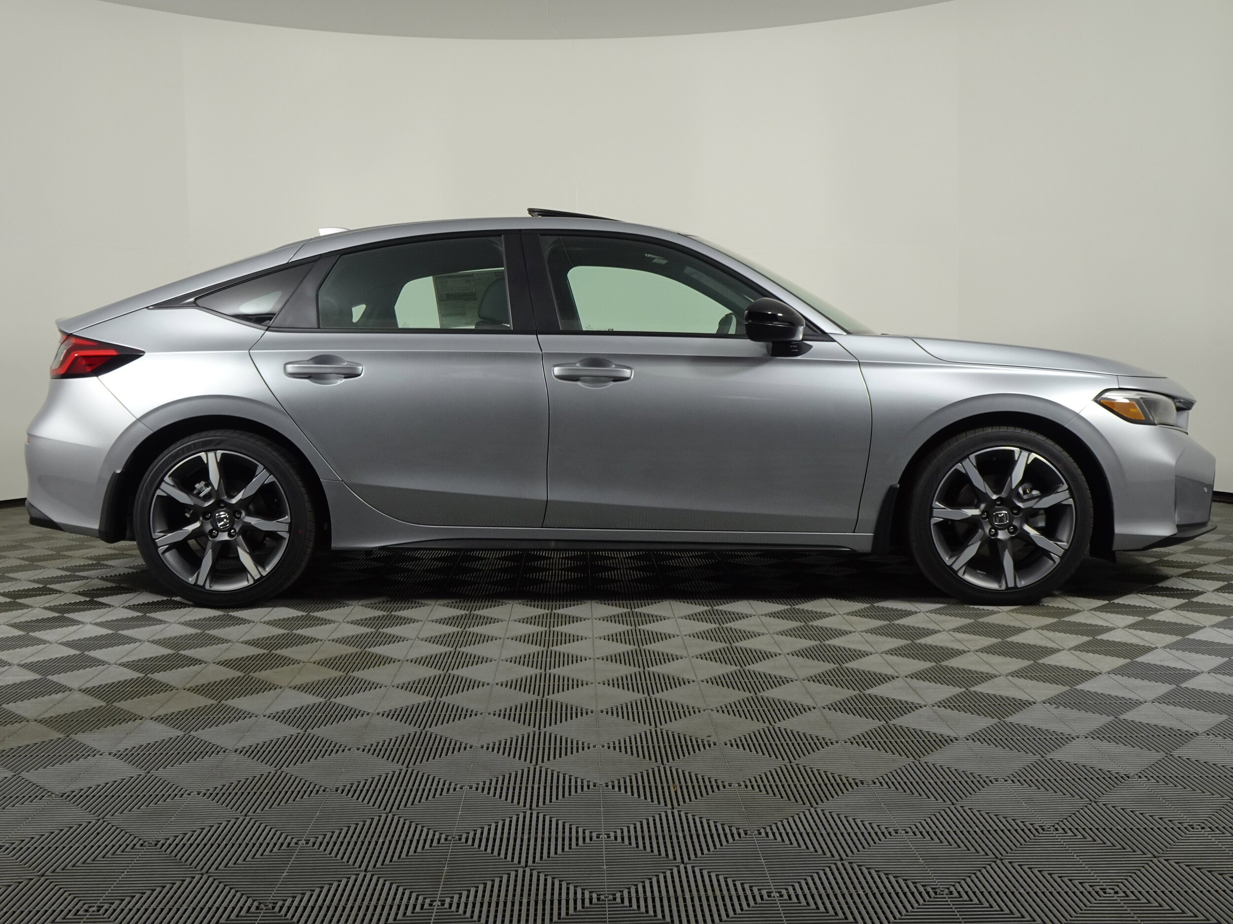 2026 Honda Civic Hybrid Sport Touring Hatchback photo 2