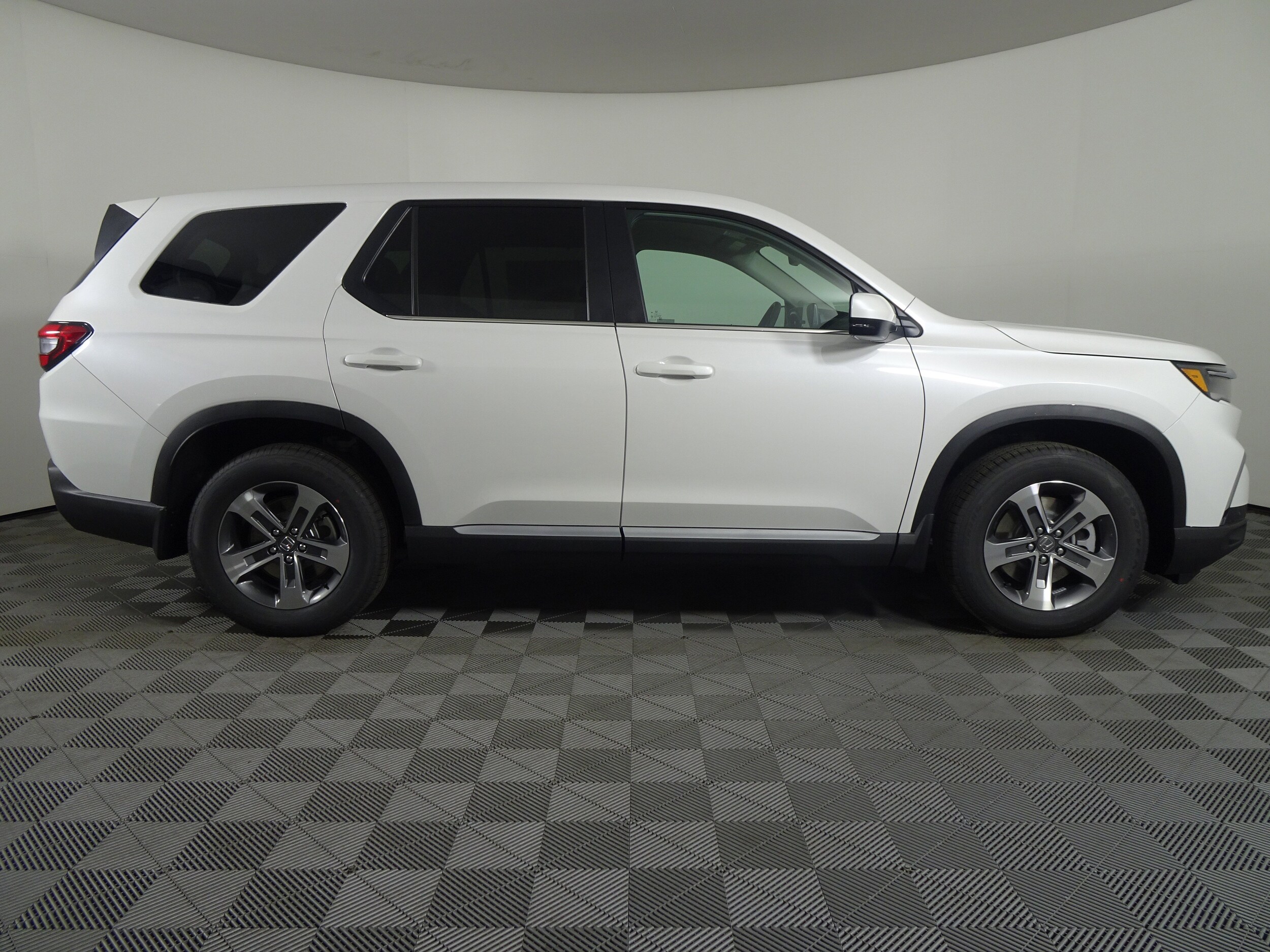 2025 Honda Pilot EX-L photo 2