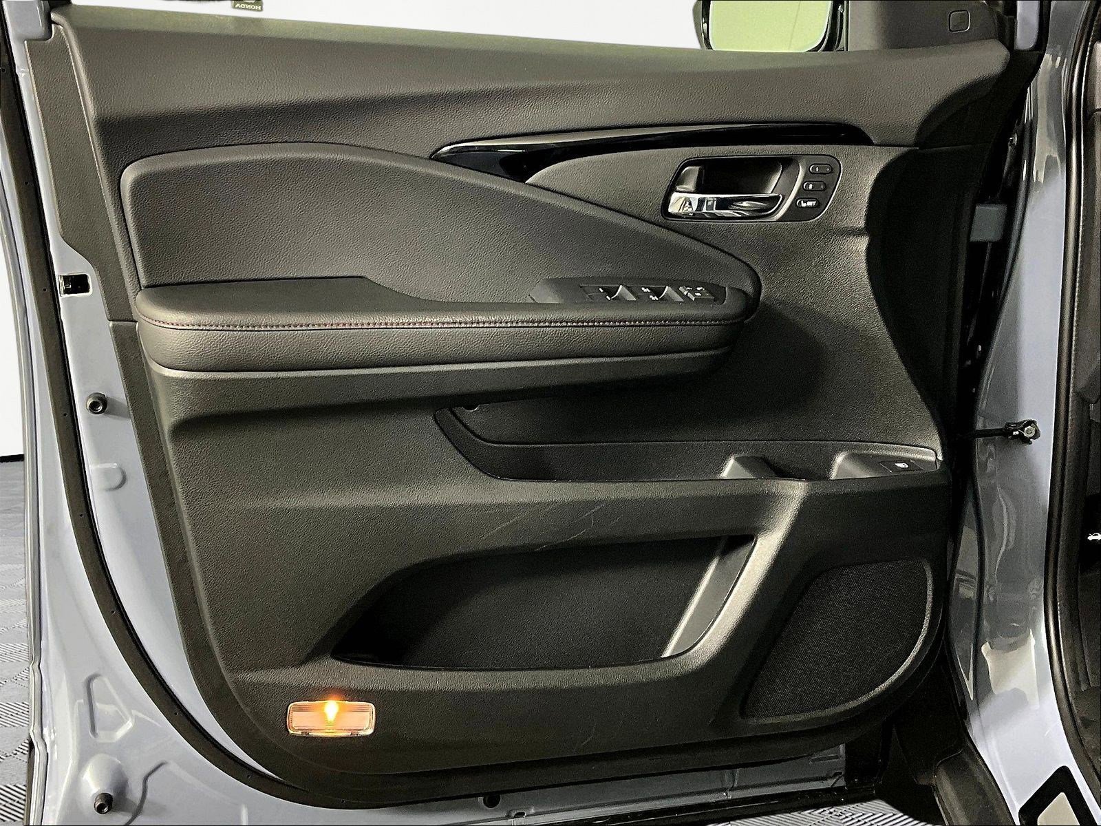 2024 Honda Ridgeline Black Edition - Photo 21