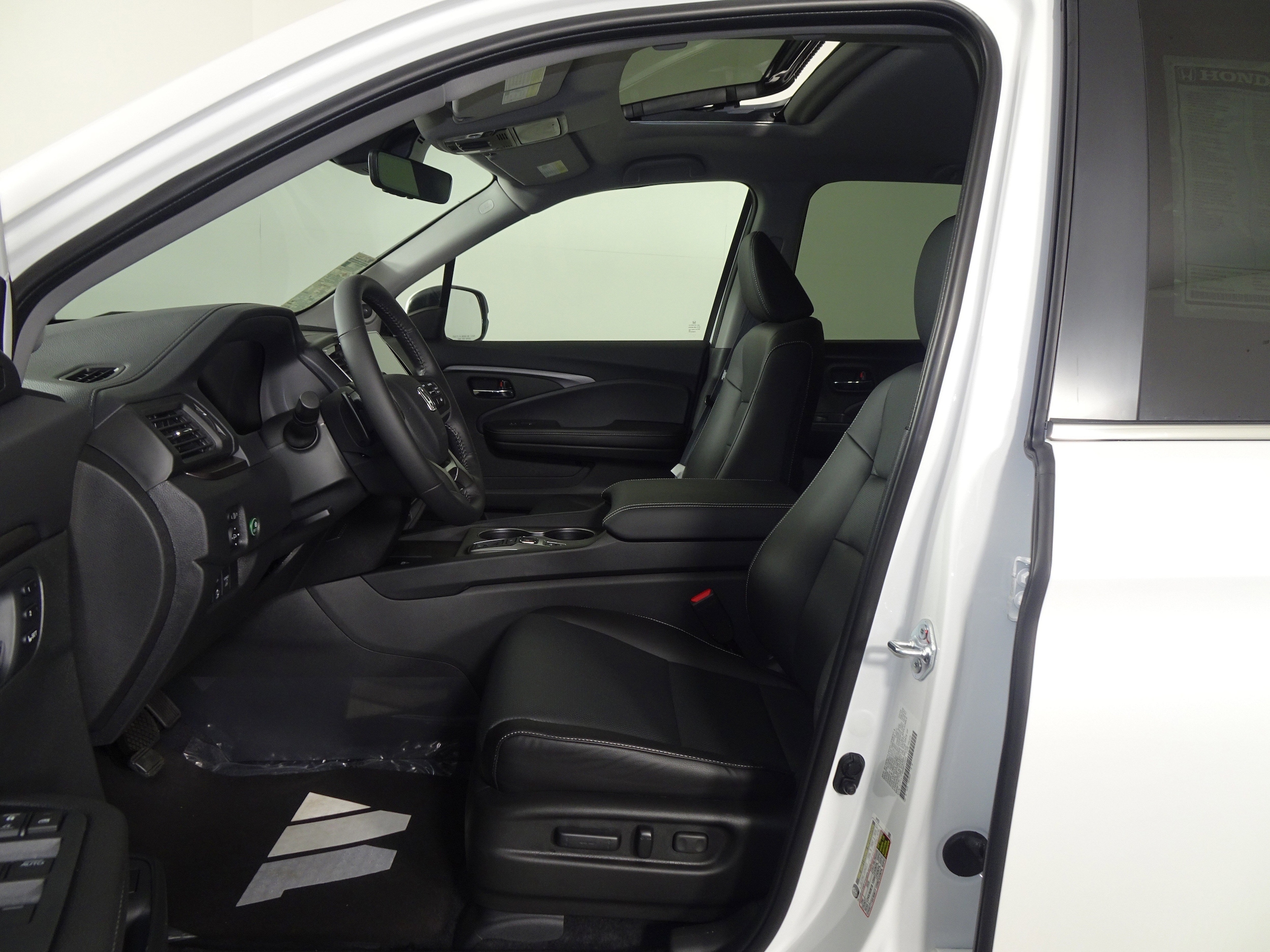 2025 Honda Ridgeline RTL photo 4
