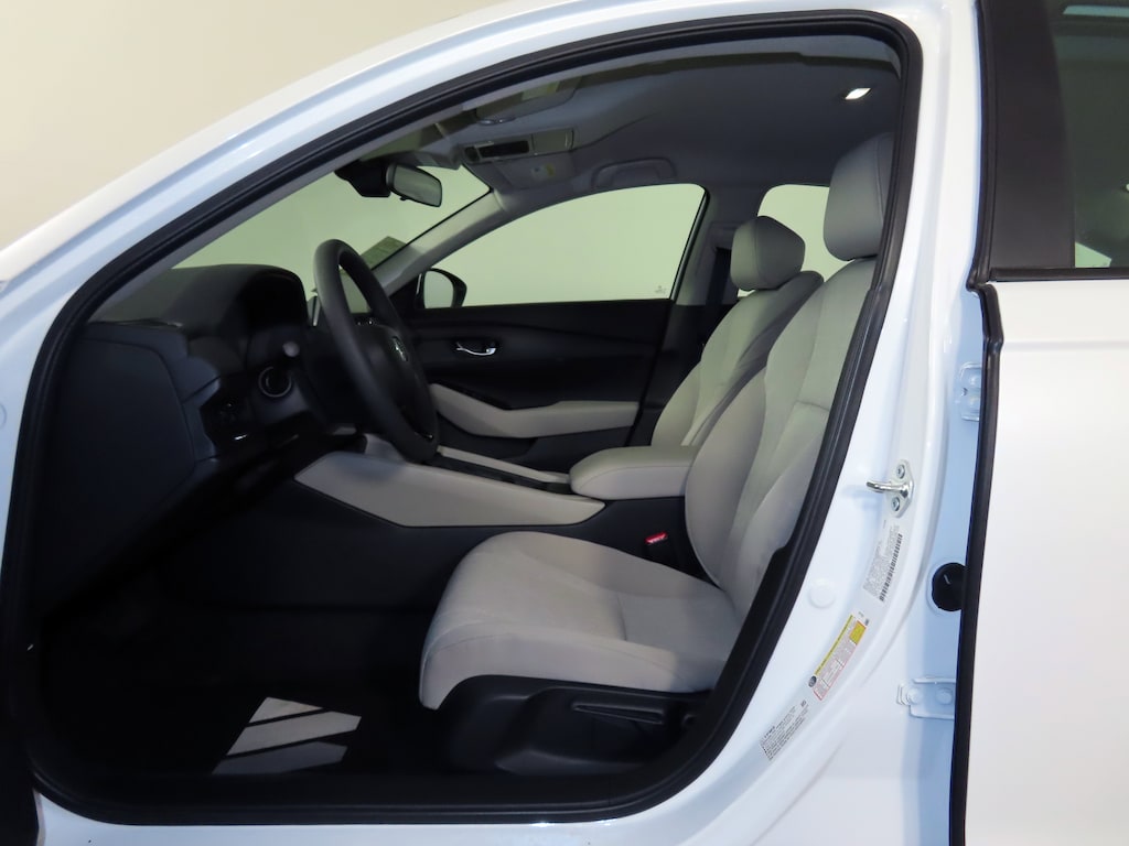 New 2025 Honda Accord LX Sedan