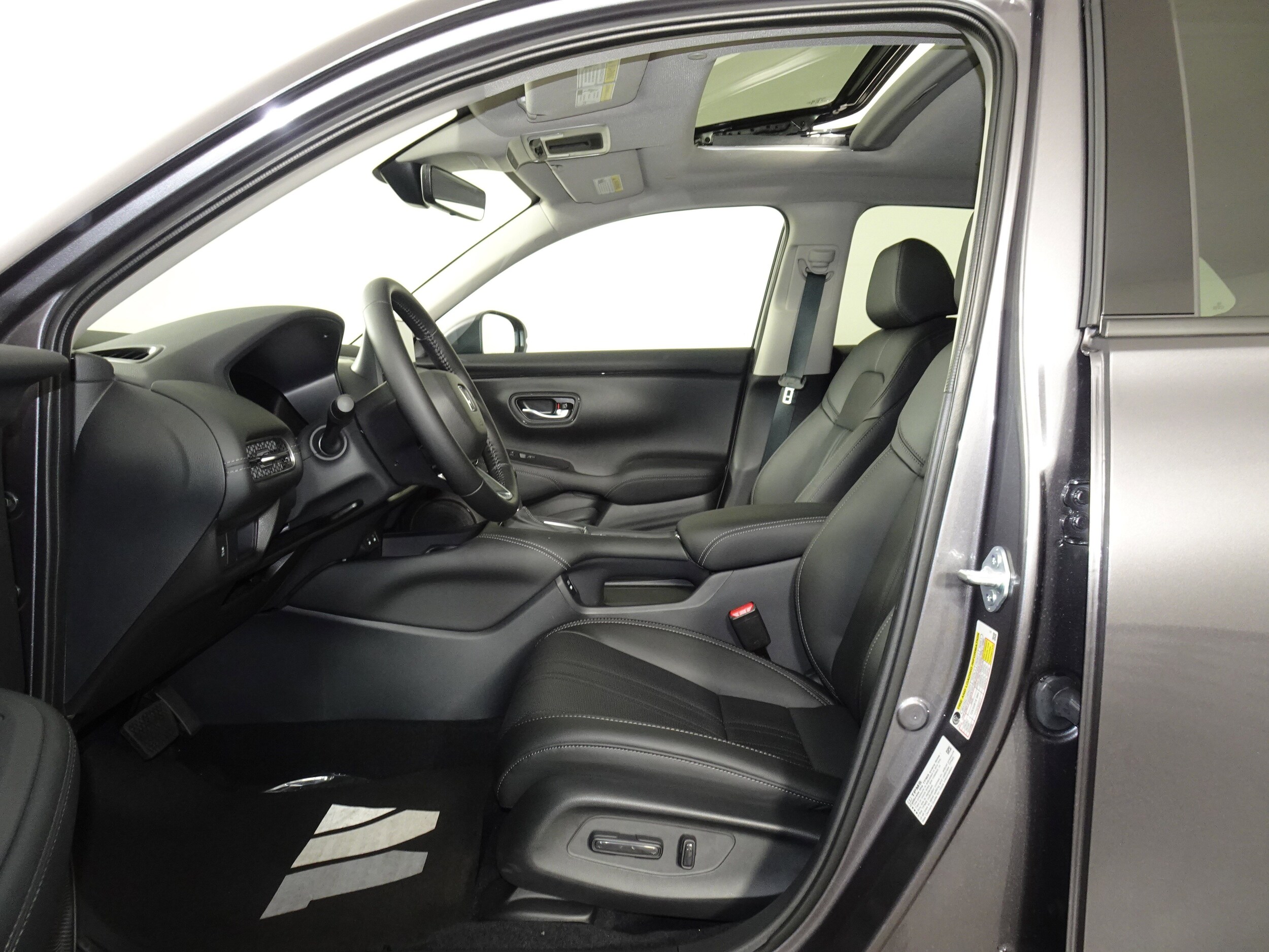 2026 Honda HR-V EX-L photo 4