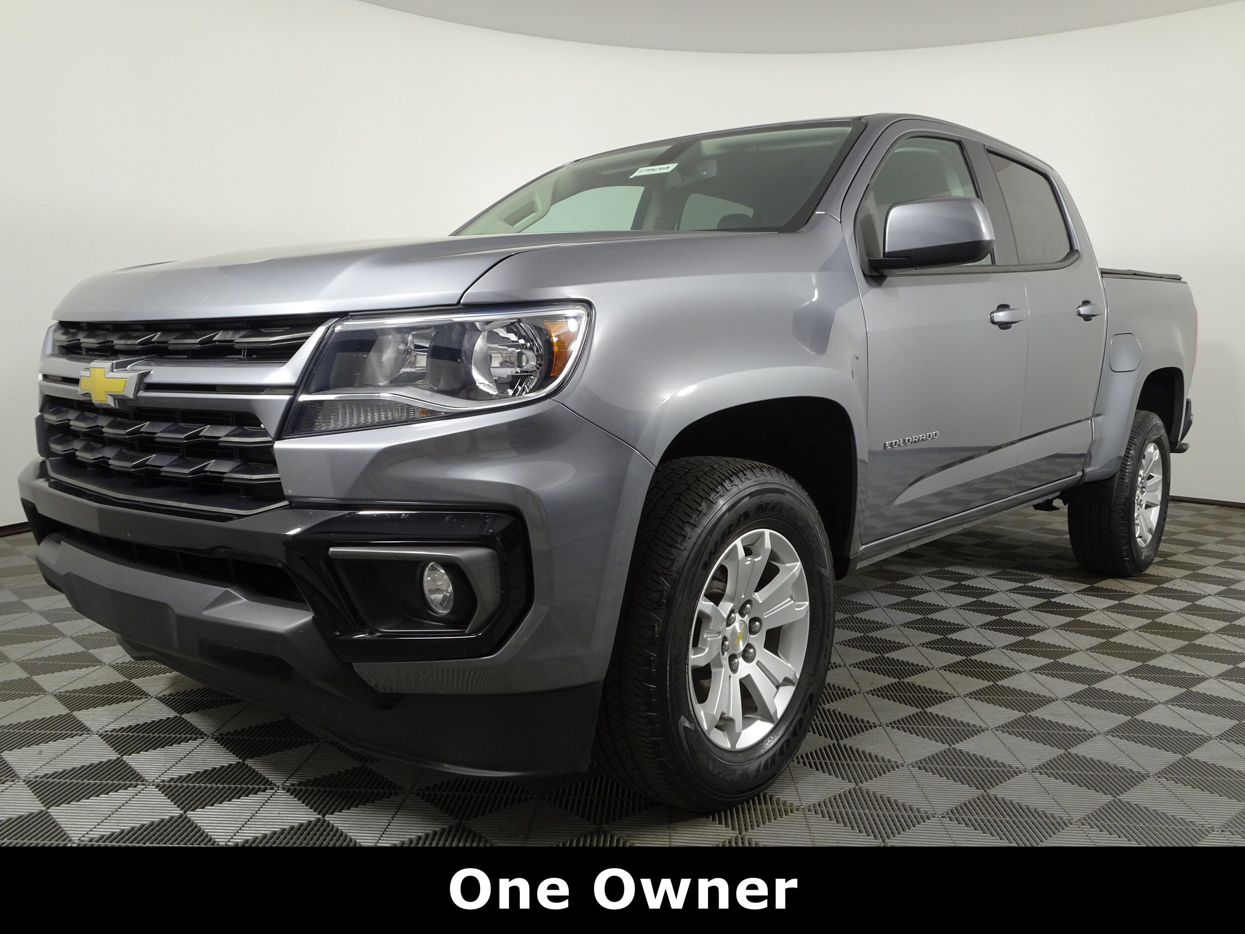 2022 Chevrolet Colorado LT photo 2