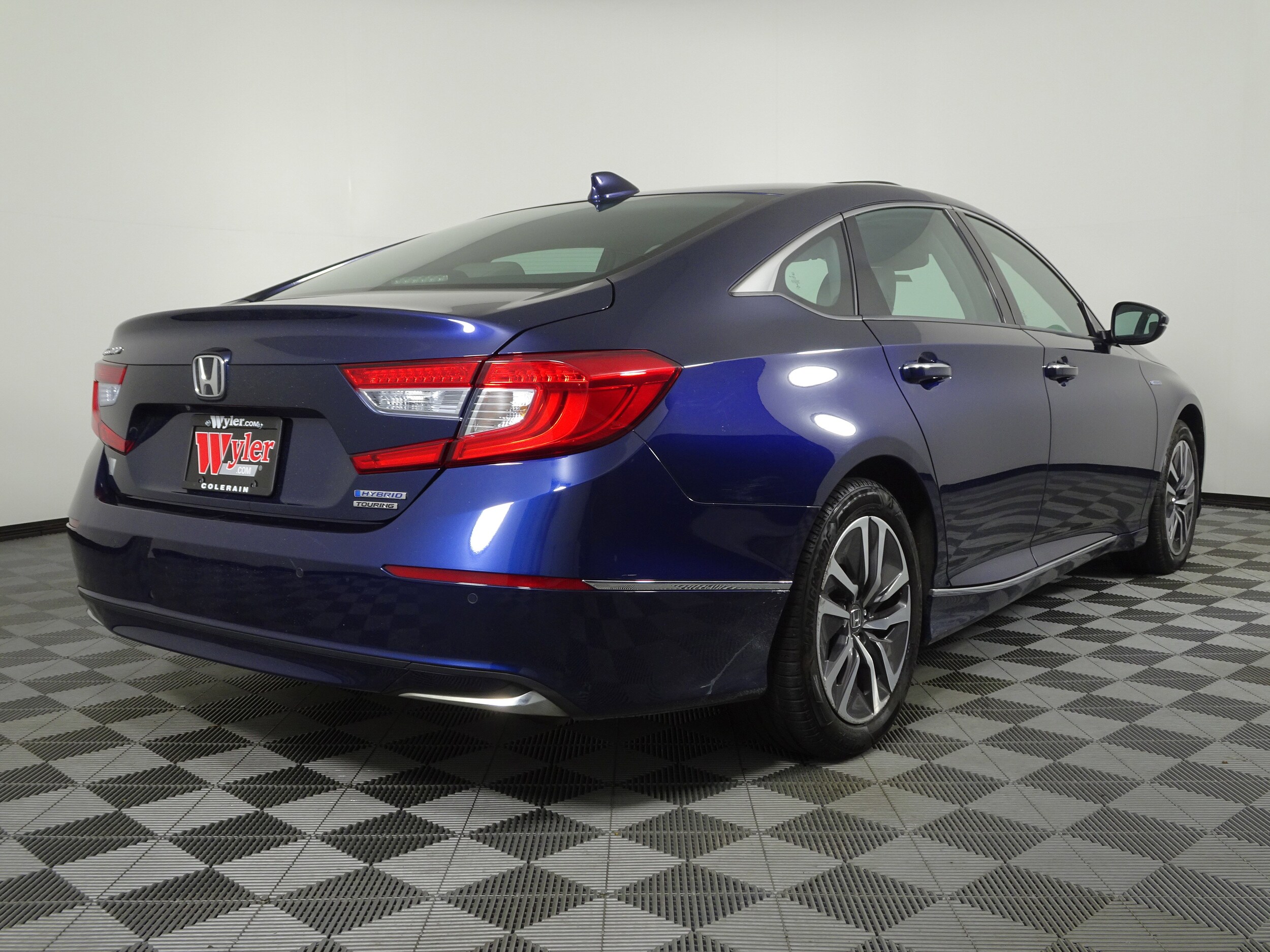 2019 Honda Accord Hybrid Touring photo 3