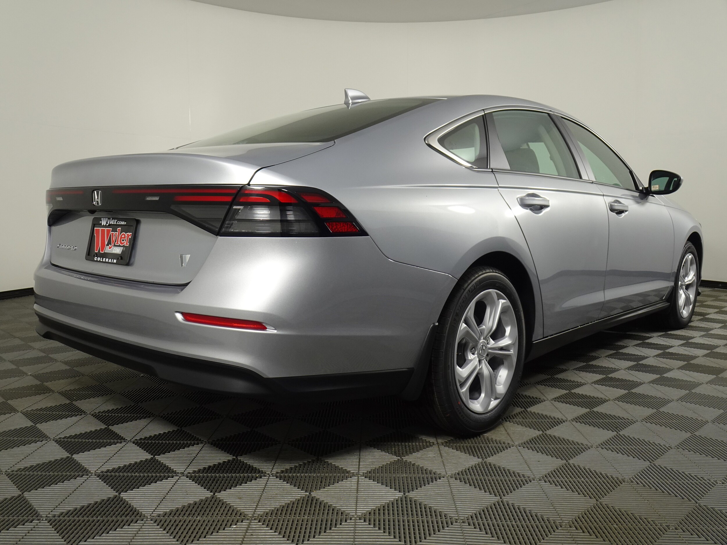 2025 Honda Accord LX photo 3