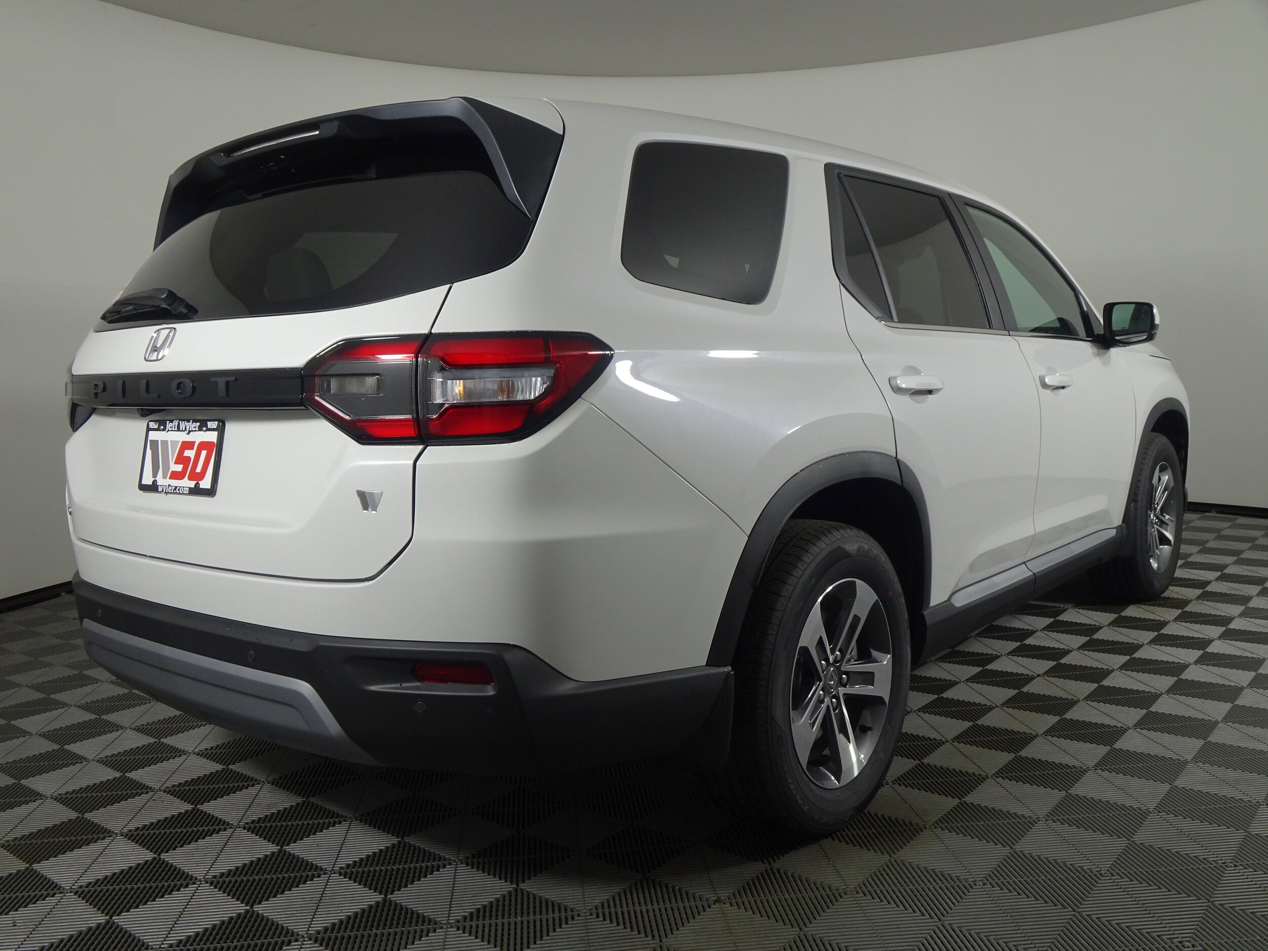 2025 Honda Pilot EX-L photo 3