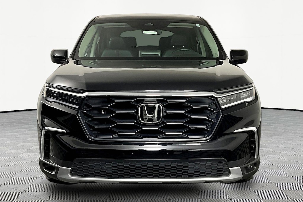 Used 2024 Honda Pilot EX-L 8 Passenger AWD SUV