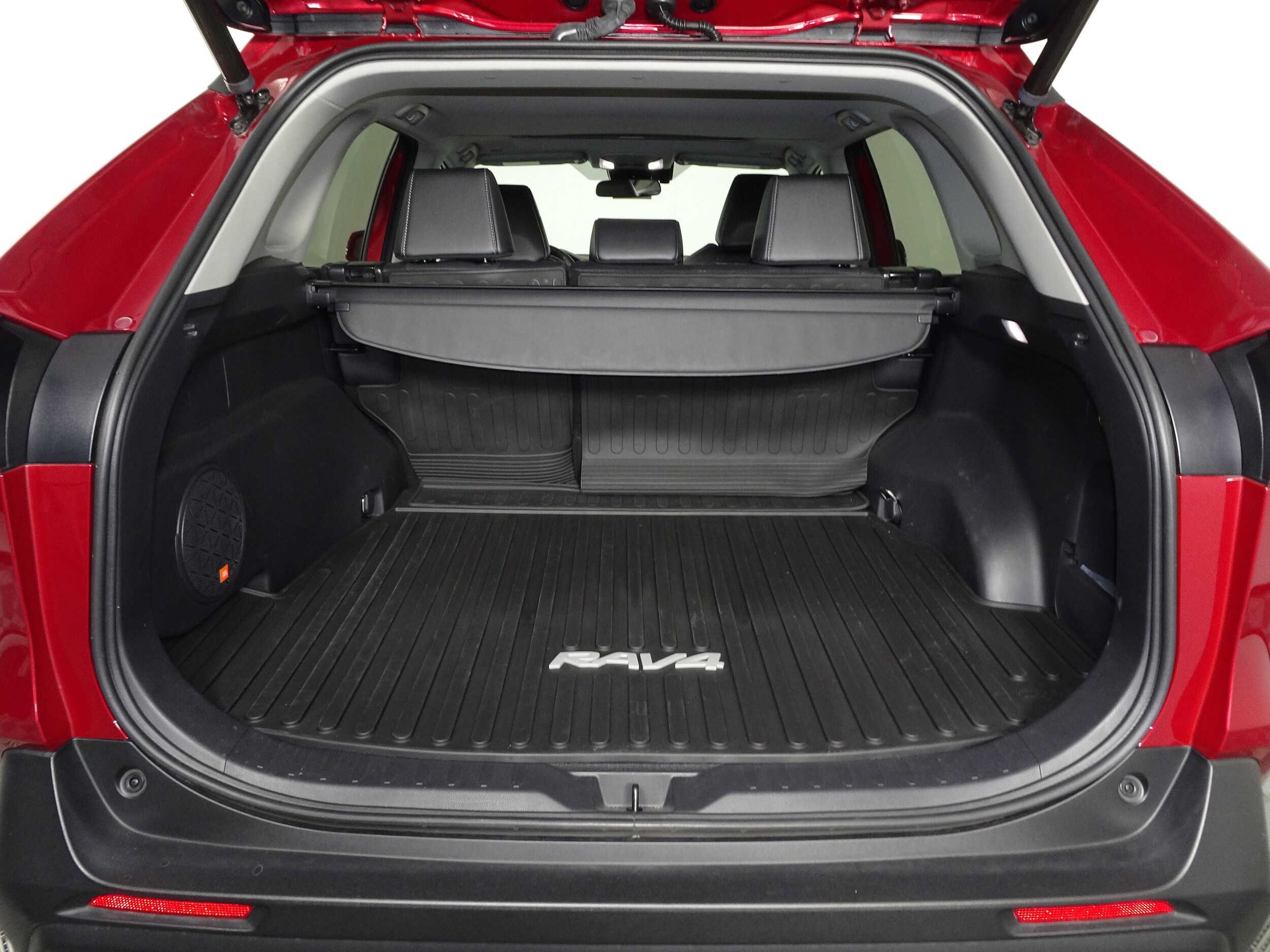 2023 Toyota RAV4 XLE Premium photo 2