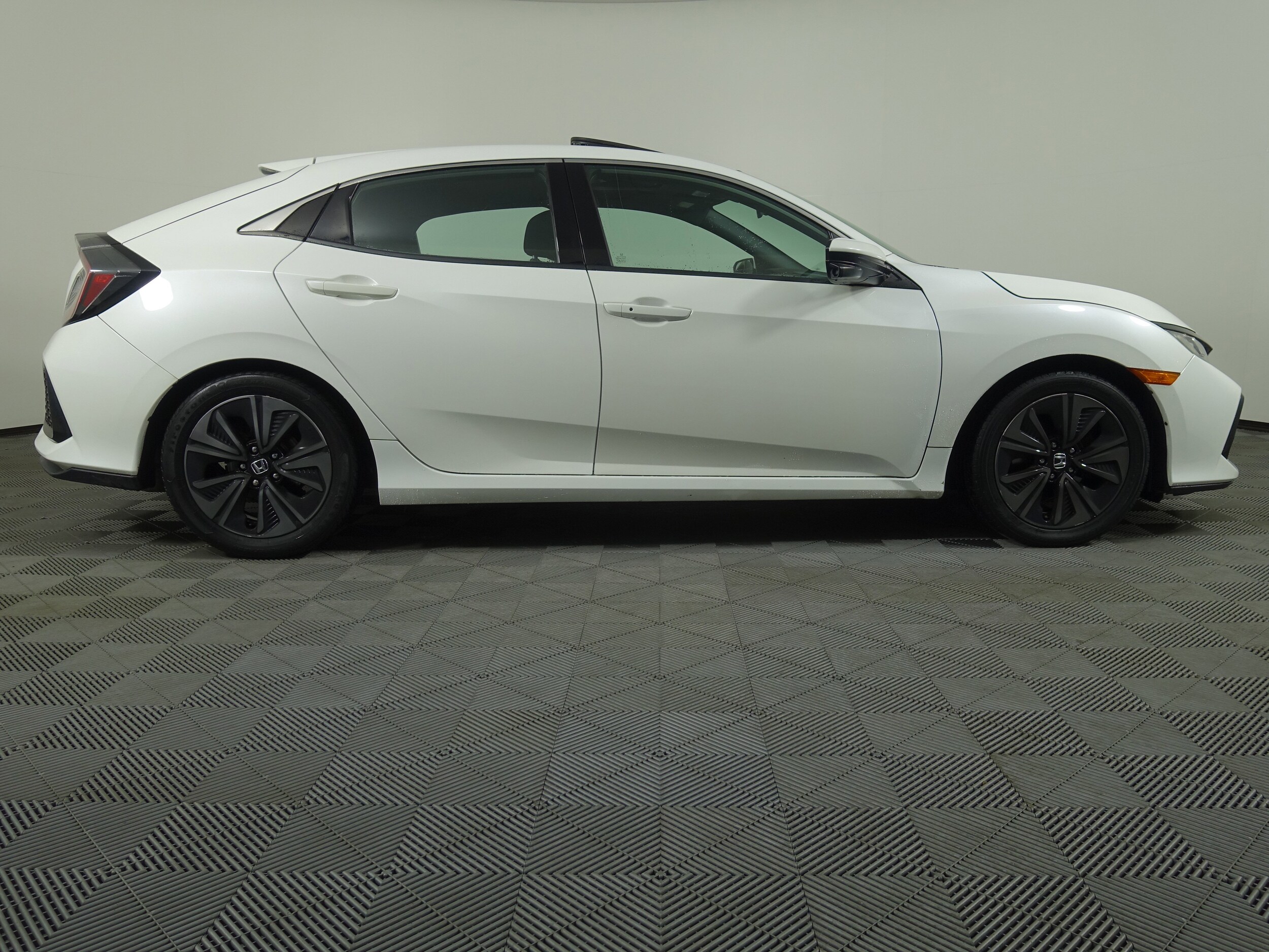 2017 Honda Civic Hatchback EX photo 2