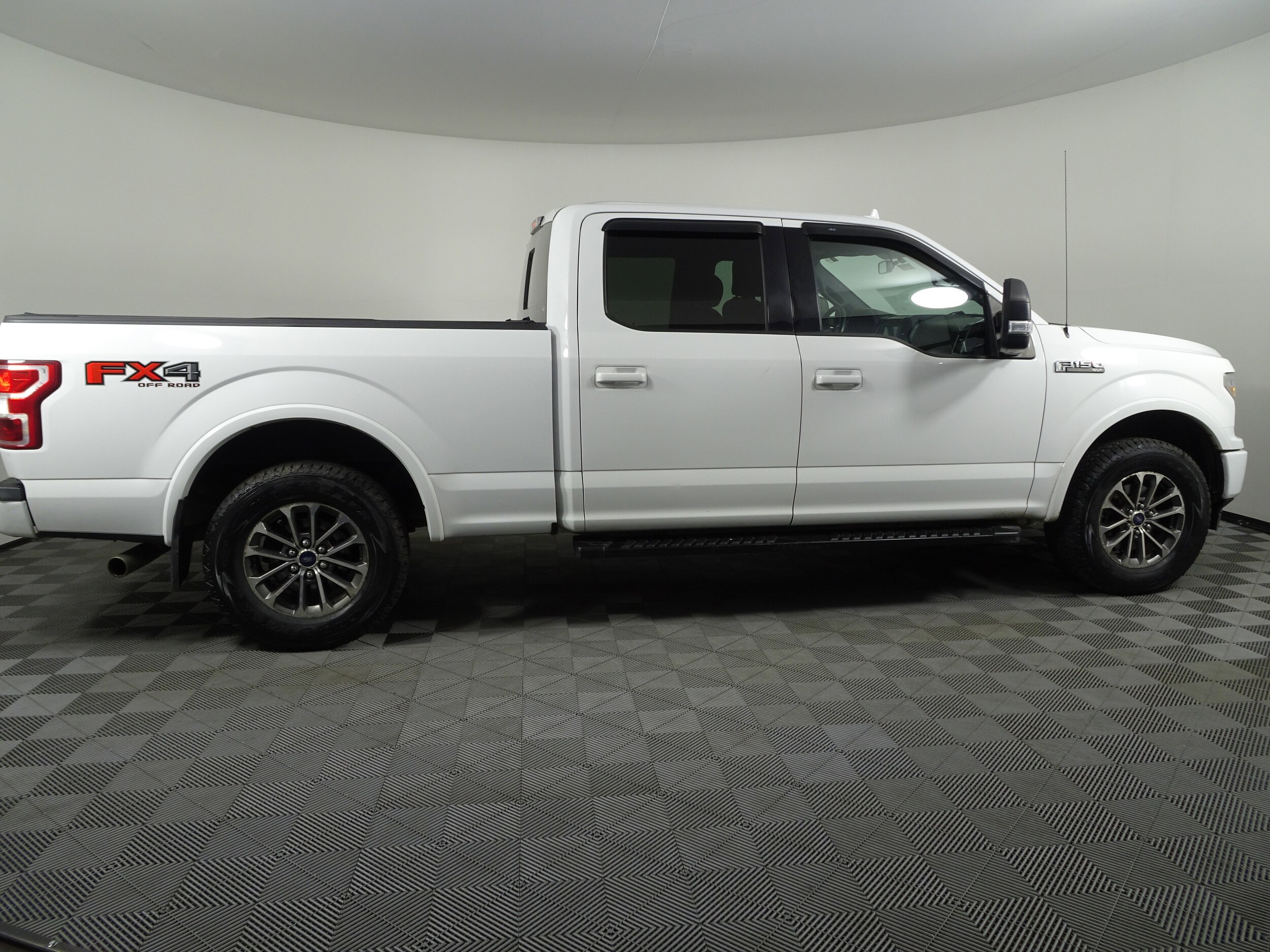 2018 Ford F-150 XLT photo 2