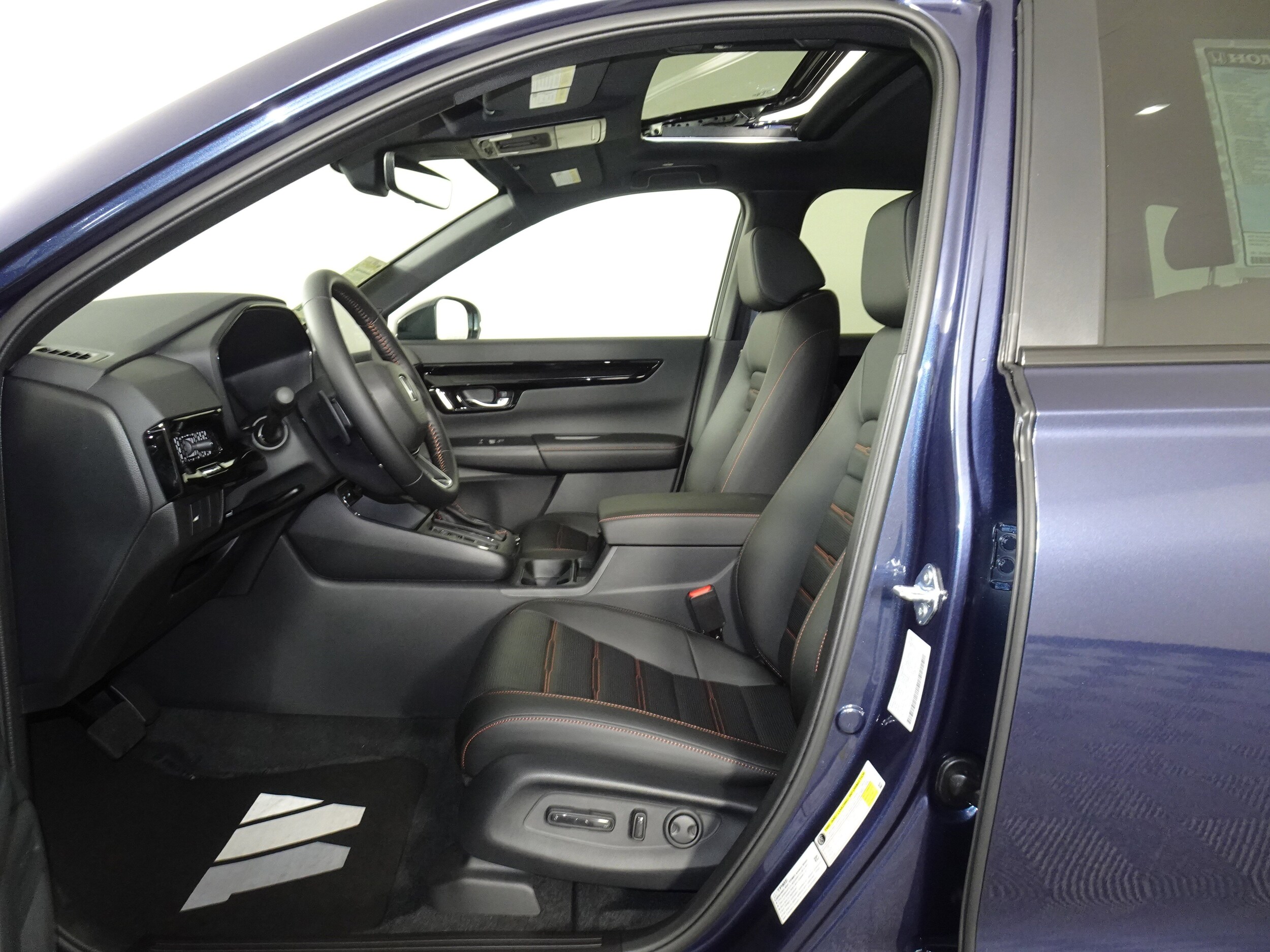 2026 Honda CR-V Hybrid Sport Touring photo 4