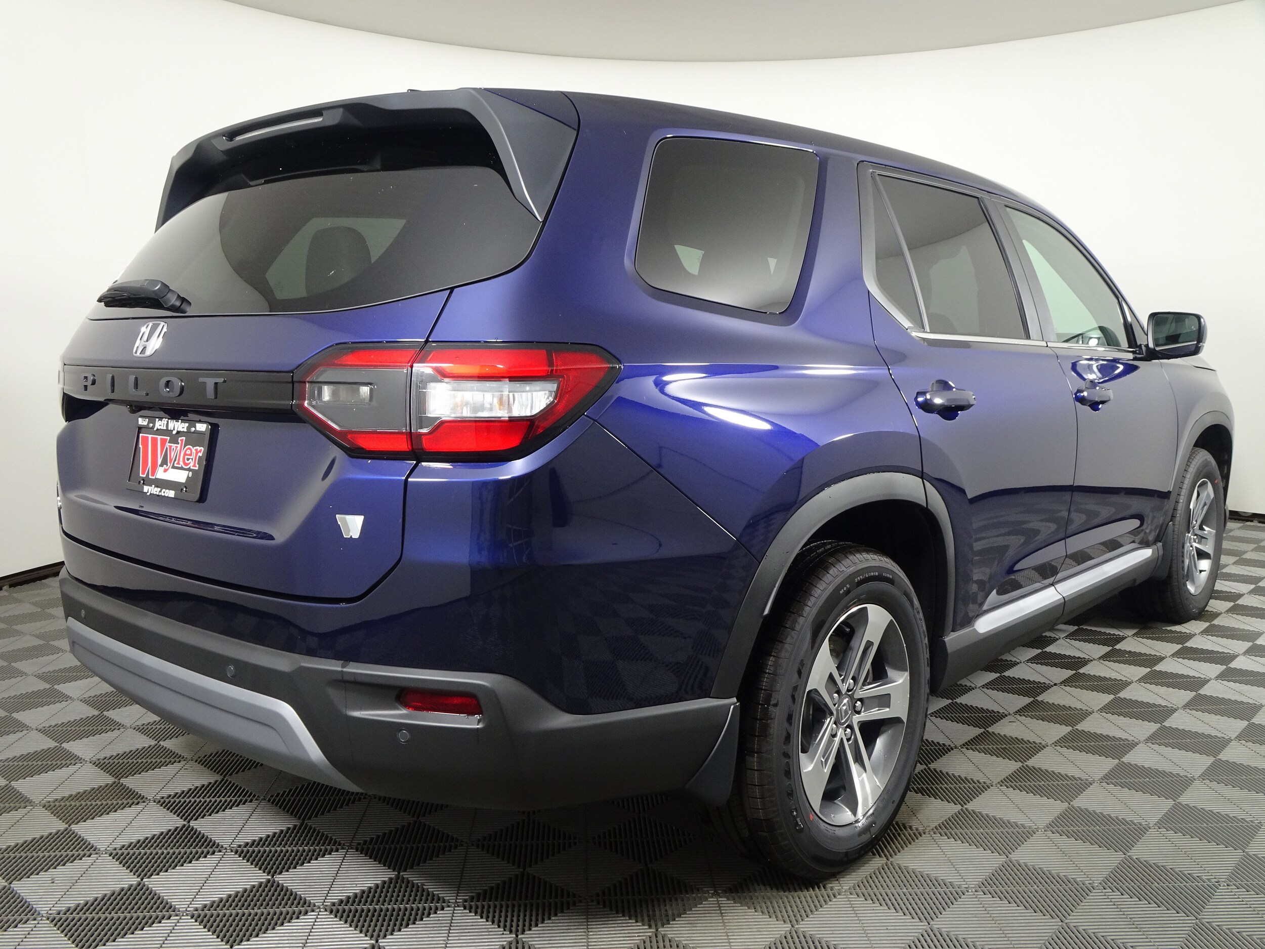 2025 Honda Pilot EX-L photo 3