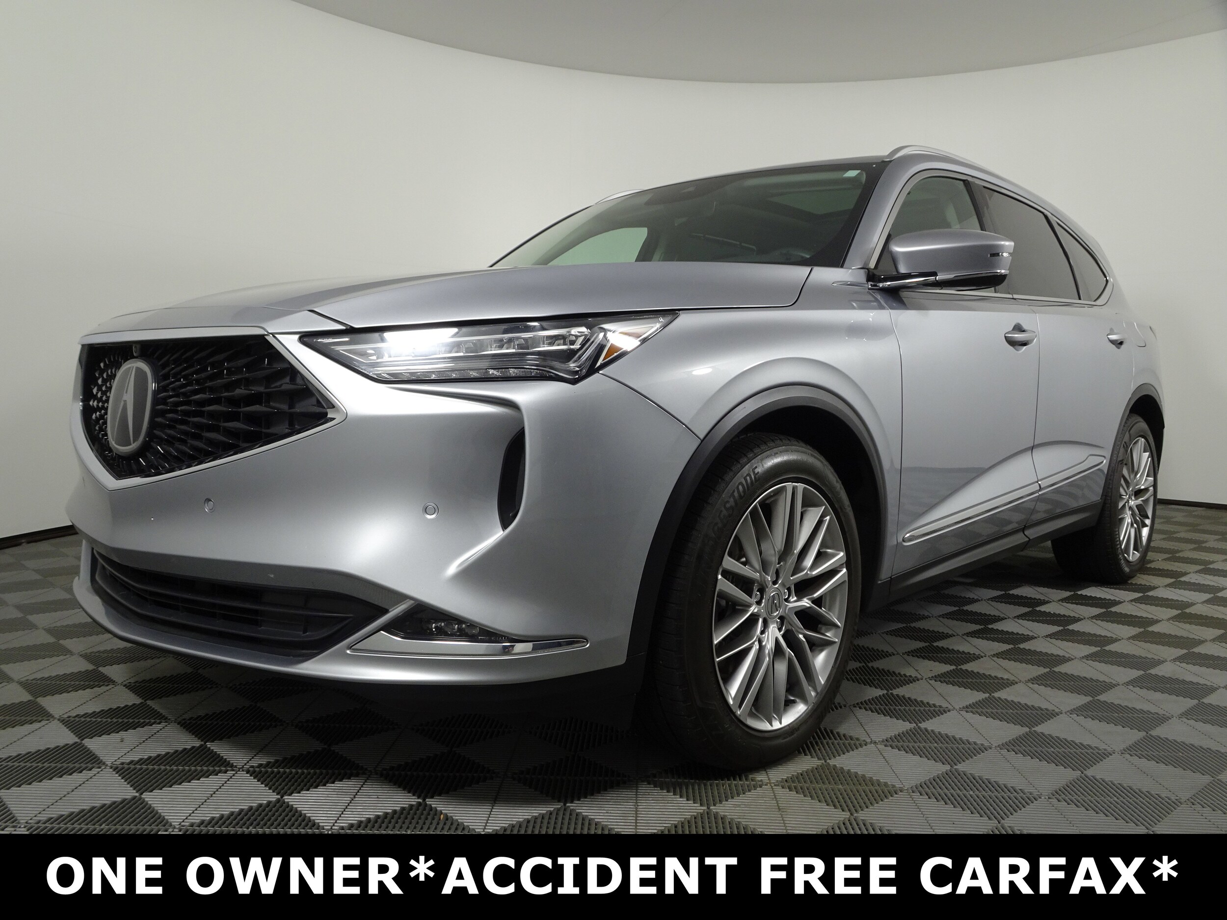 2024 Acura MDX SH-AWD Advance photo 2