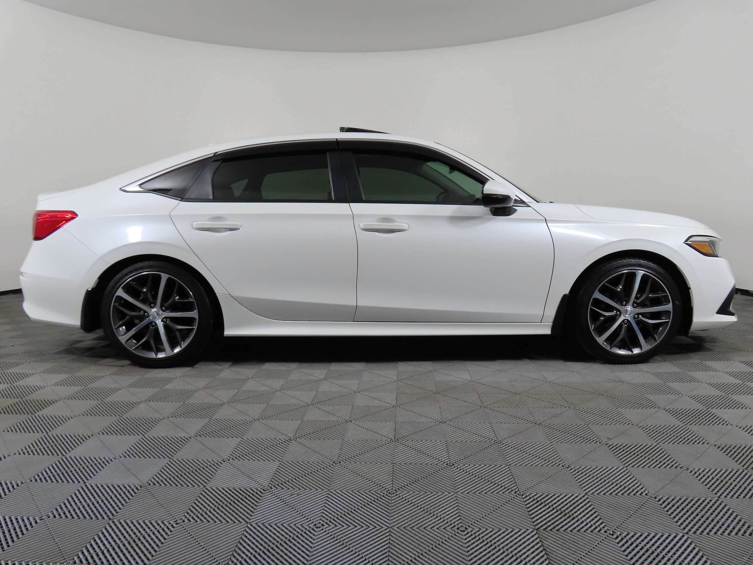 2023 Honda Civic Touring photo 2