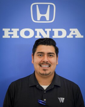 Staff member Miguel Rocha from ID_6a776fcc1913