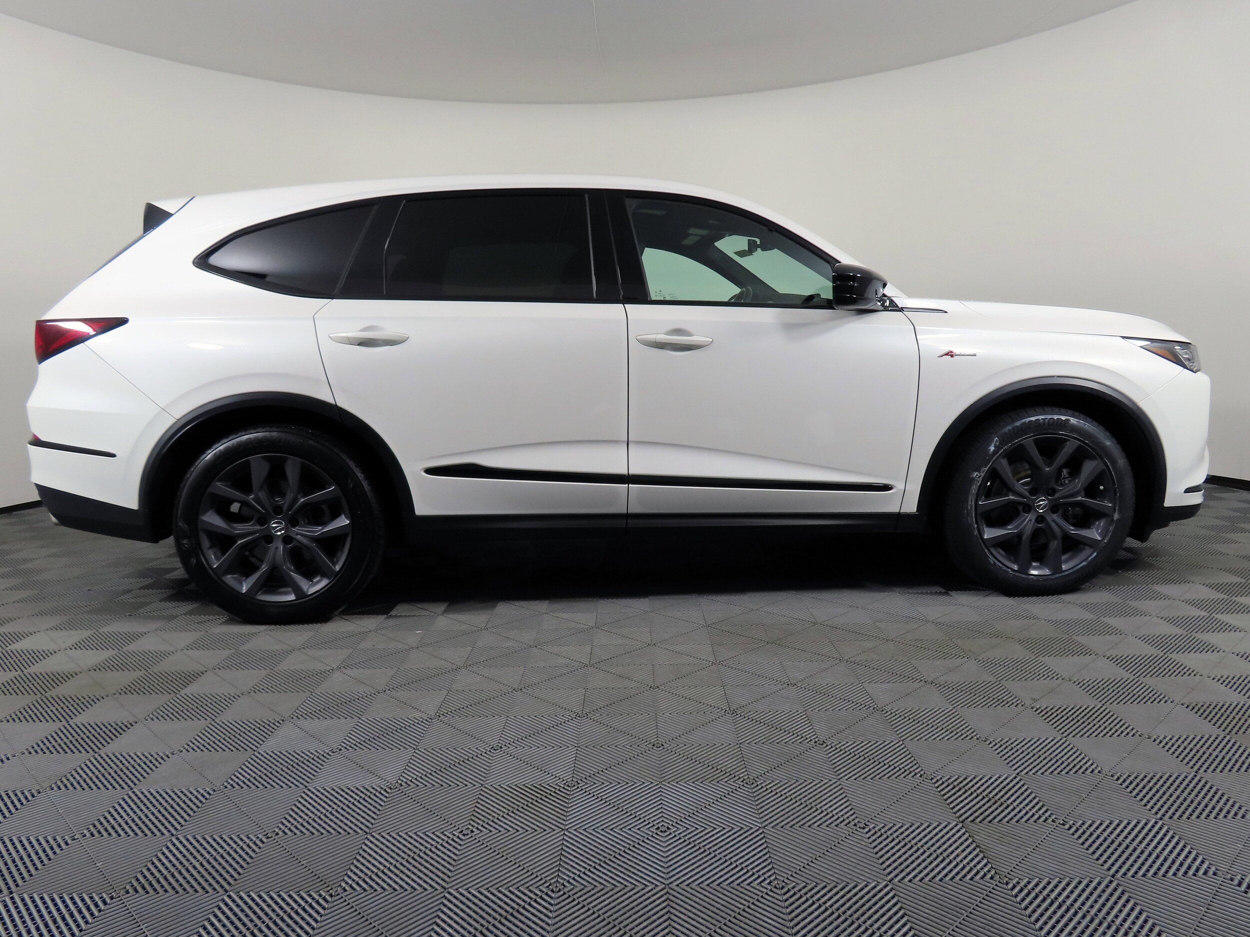 2023 Acura MDX SH-AWD A-Spec photo 2