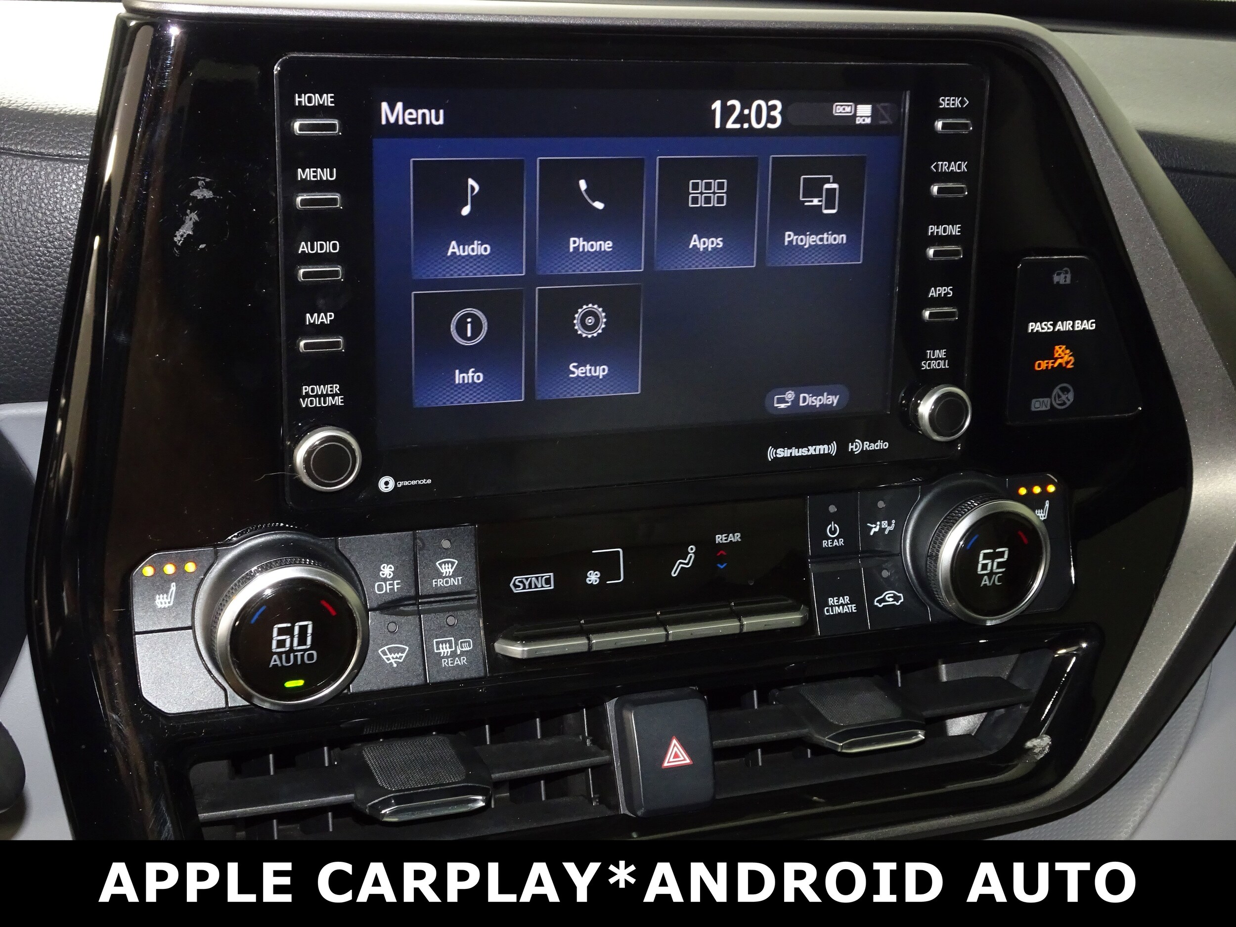 2021 Toyota Highlander XLE photo 4