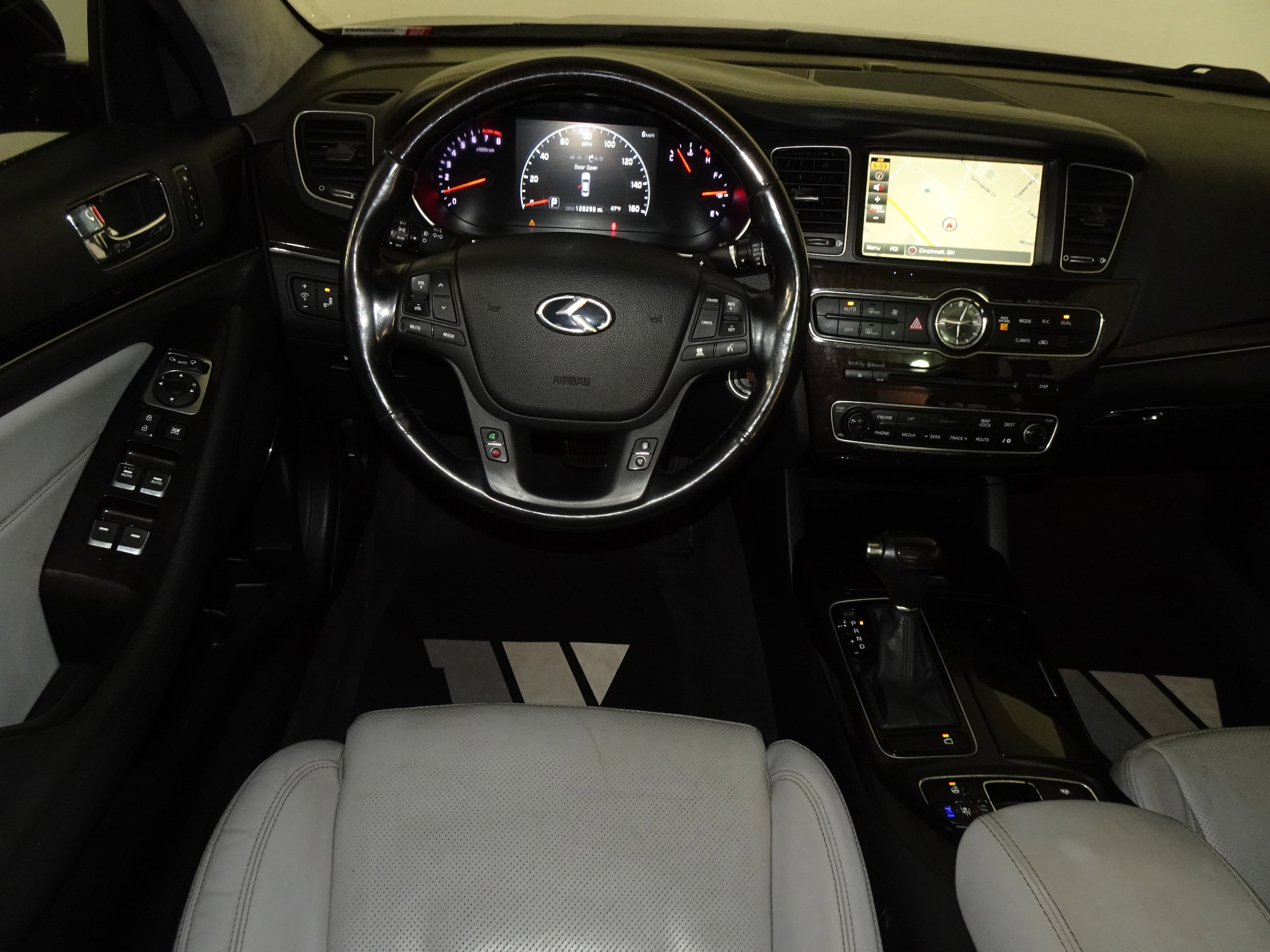 2016 Kia Cadenza Limited photo 4