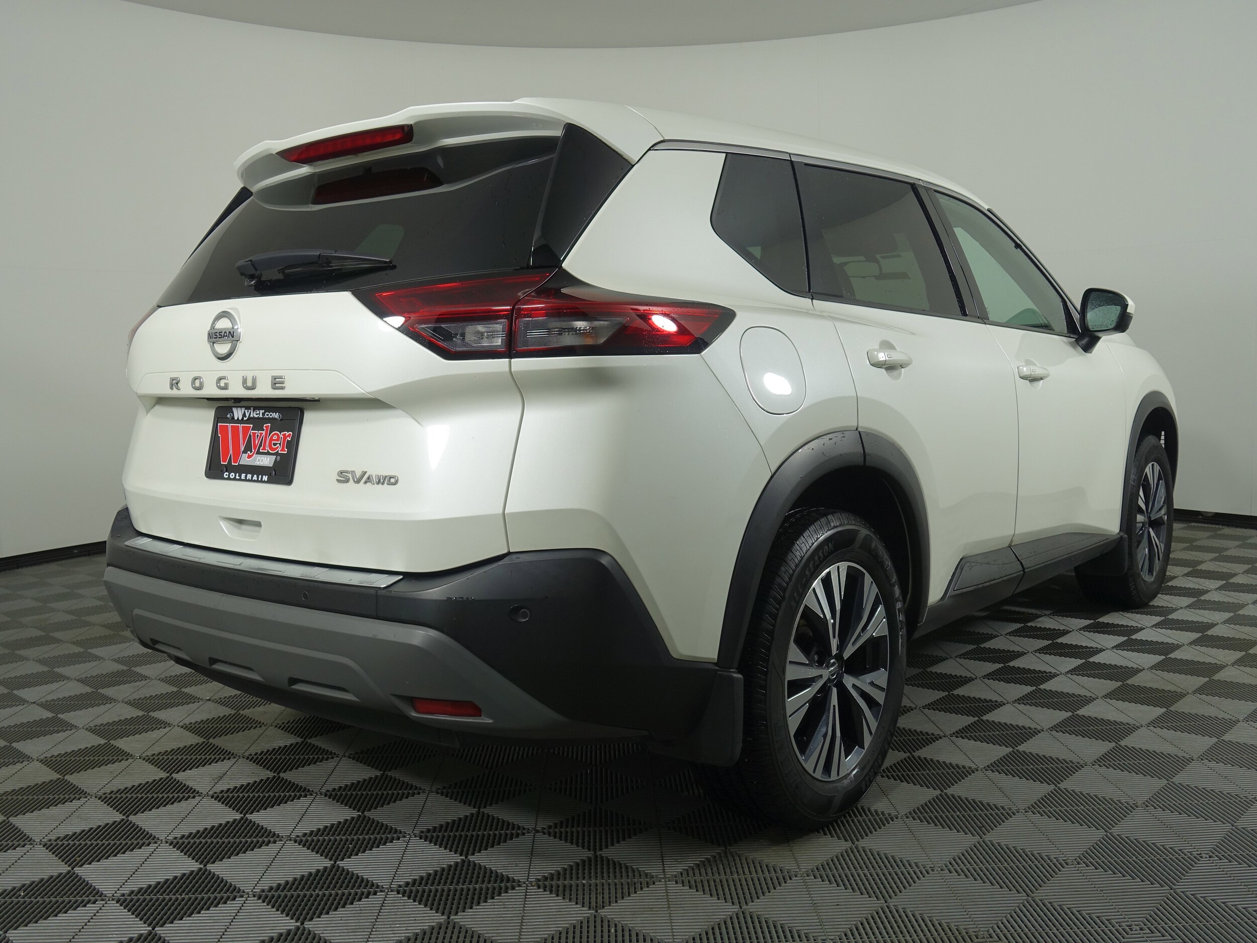 2021 Nissan Rogue SV photo 3