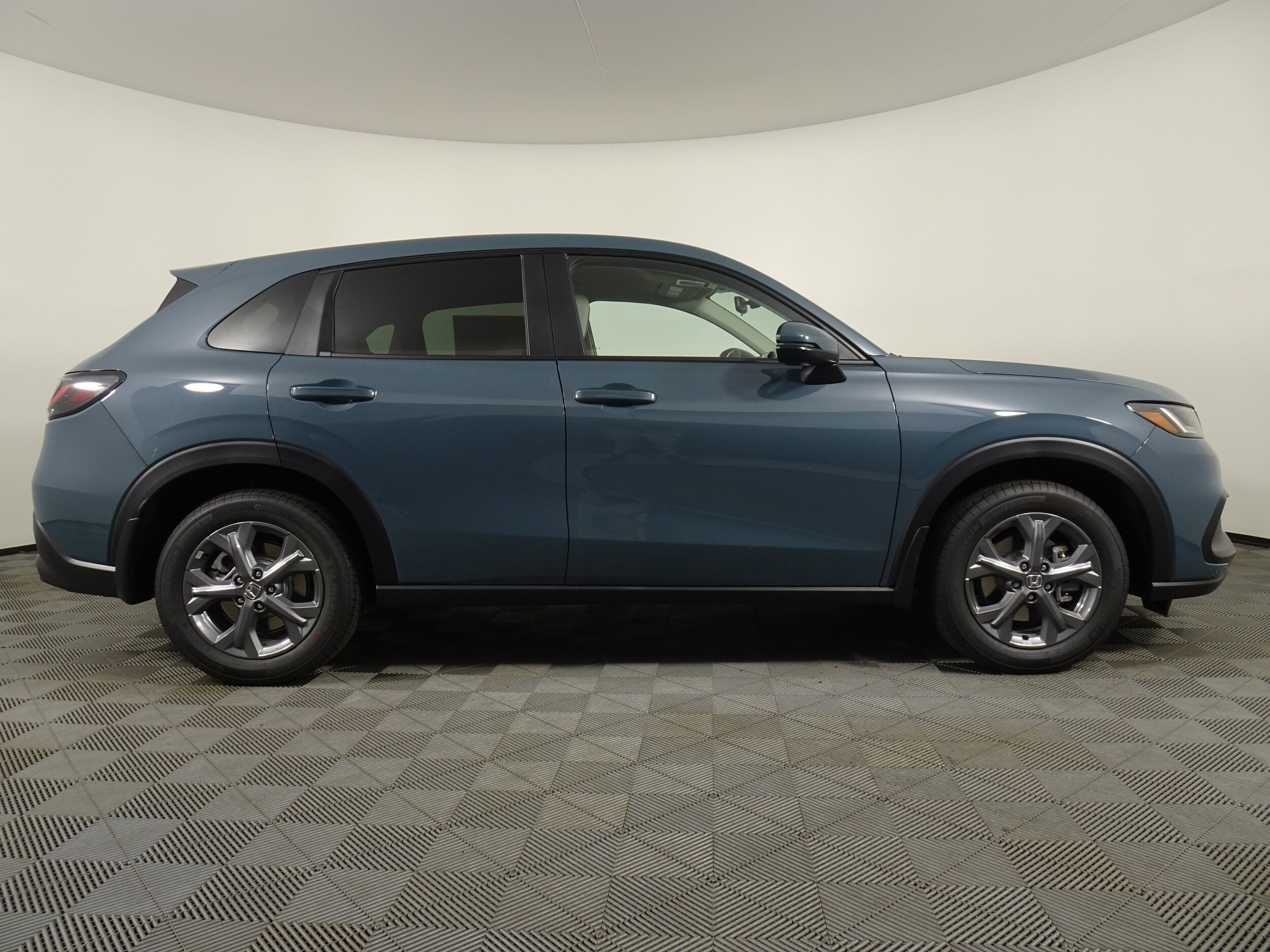 2026 Honda HR-V LX photo 2