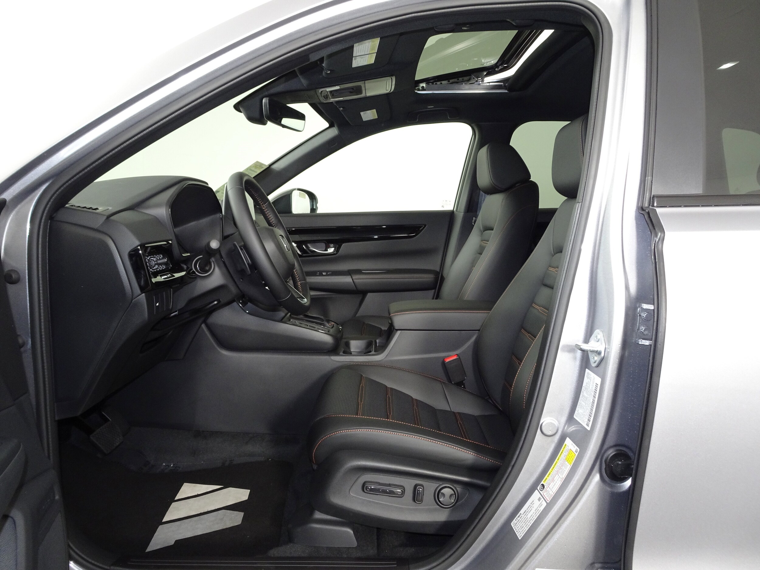 2026 Honda CR-V Hybrid Sport Touring photo 4