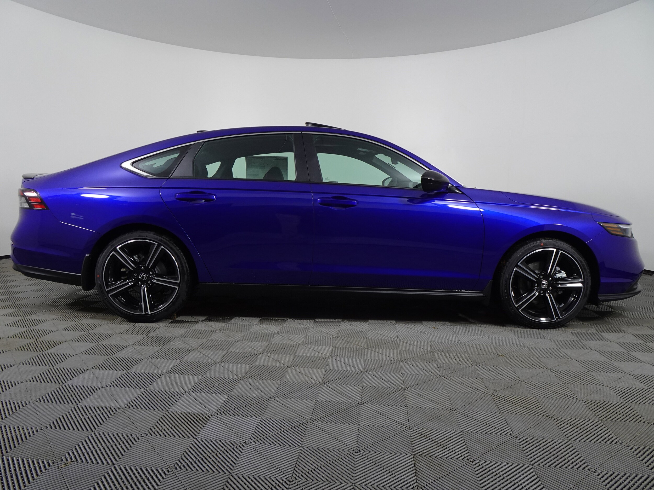 2025 Honda Accord Hybrid Sport photo 2