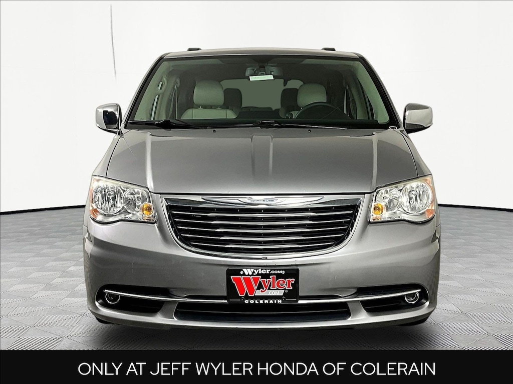 Used 2013 Chrysler Town & Country 4dr Wgn Touring-L Van LWB Passenger Van