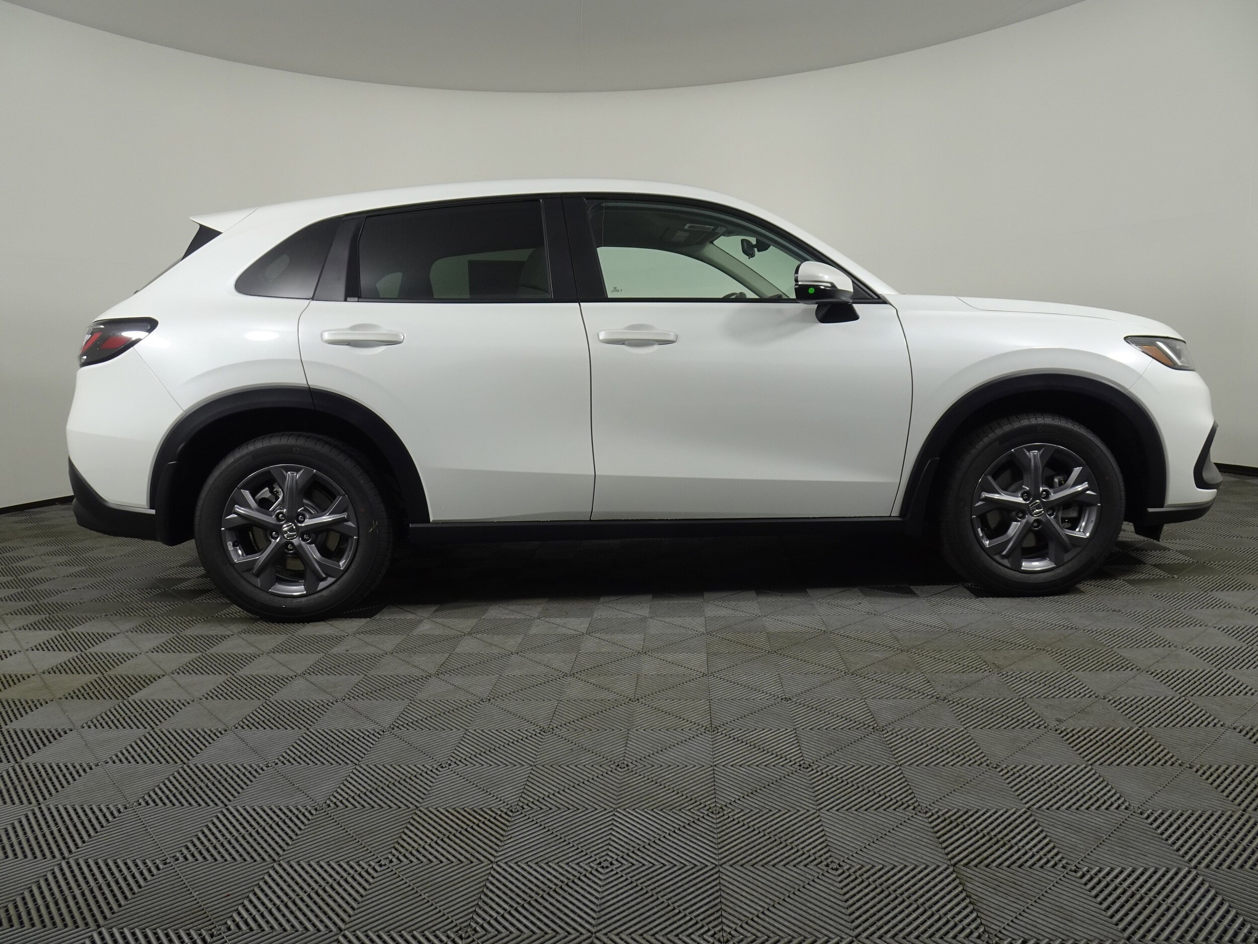 2026 Honda HR-V LX photo 2